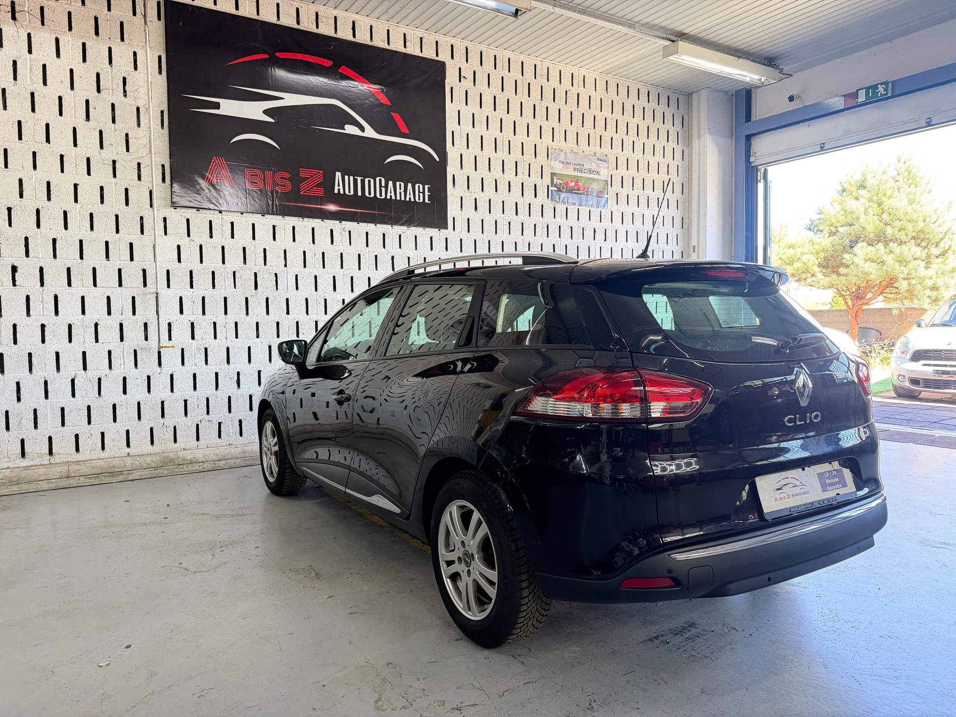 RENAULT Clio Grandtour 1.2 16V T Dynamique EDC-image-11