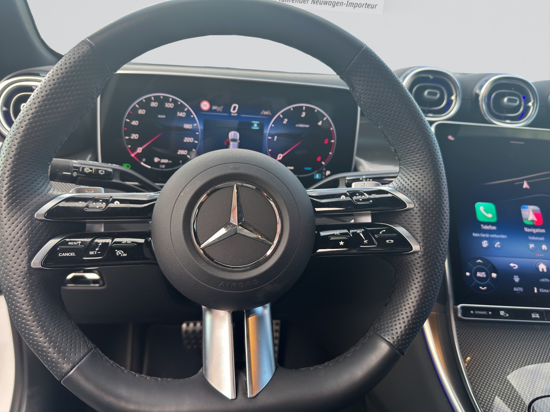 MERCEDES-BENZ GLC 220 d AMG Line Night 4Matic 9G-Tronic-image-9
