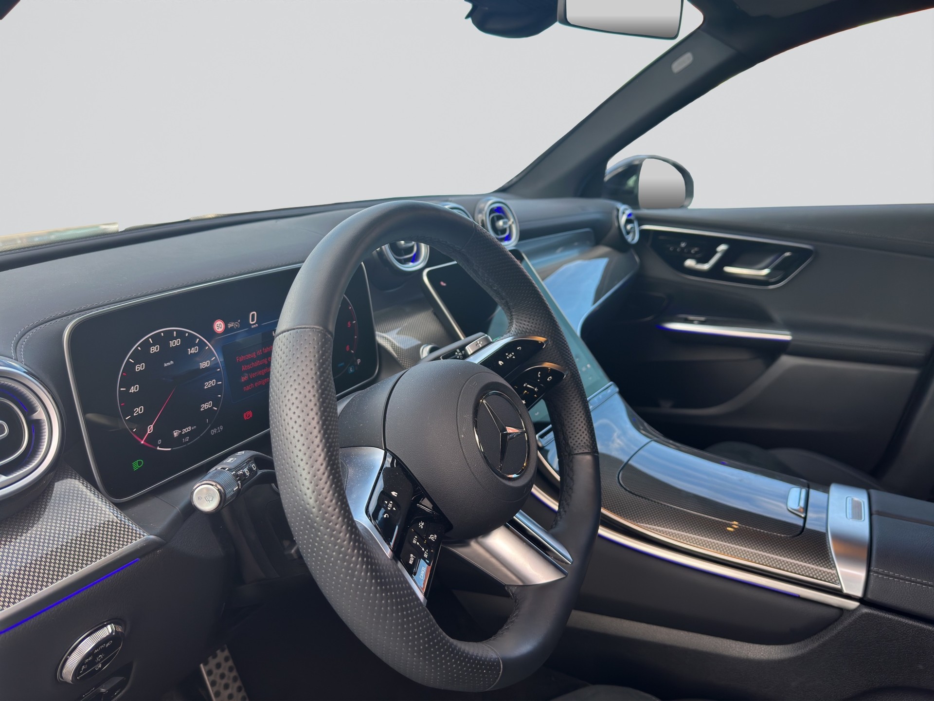 MERCEDES-BENZ GLC 220 d AMG Line Night 4Matic 9G-Tronic-image-6