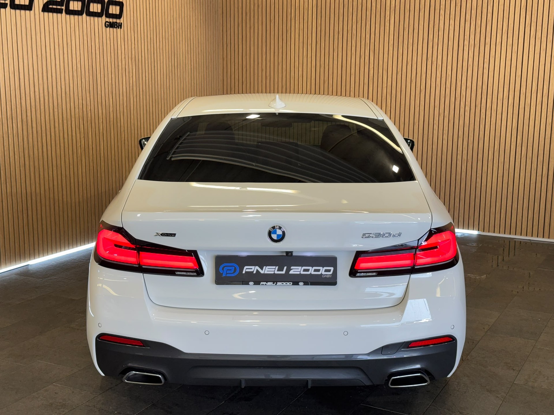 BMW 530d xDrive 48V M Sport Steptronic-image-6