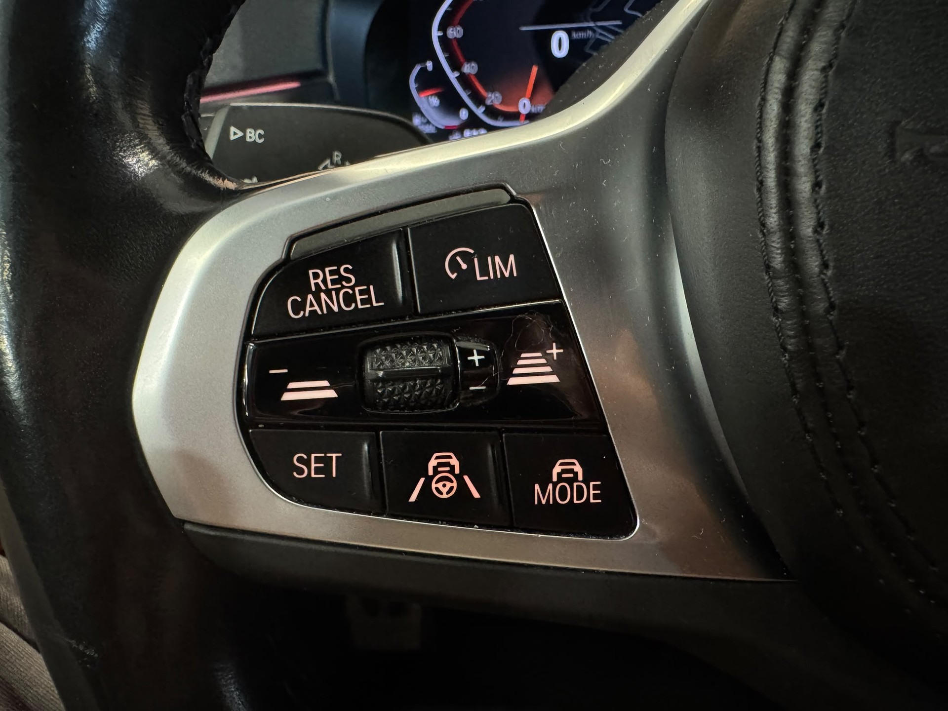 BMW 530d xDrive 48V M Sport Steptronic-image-13
