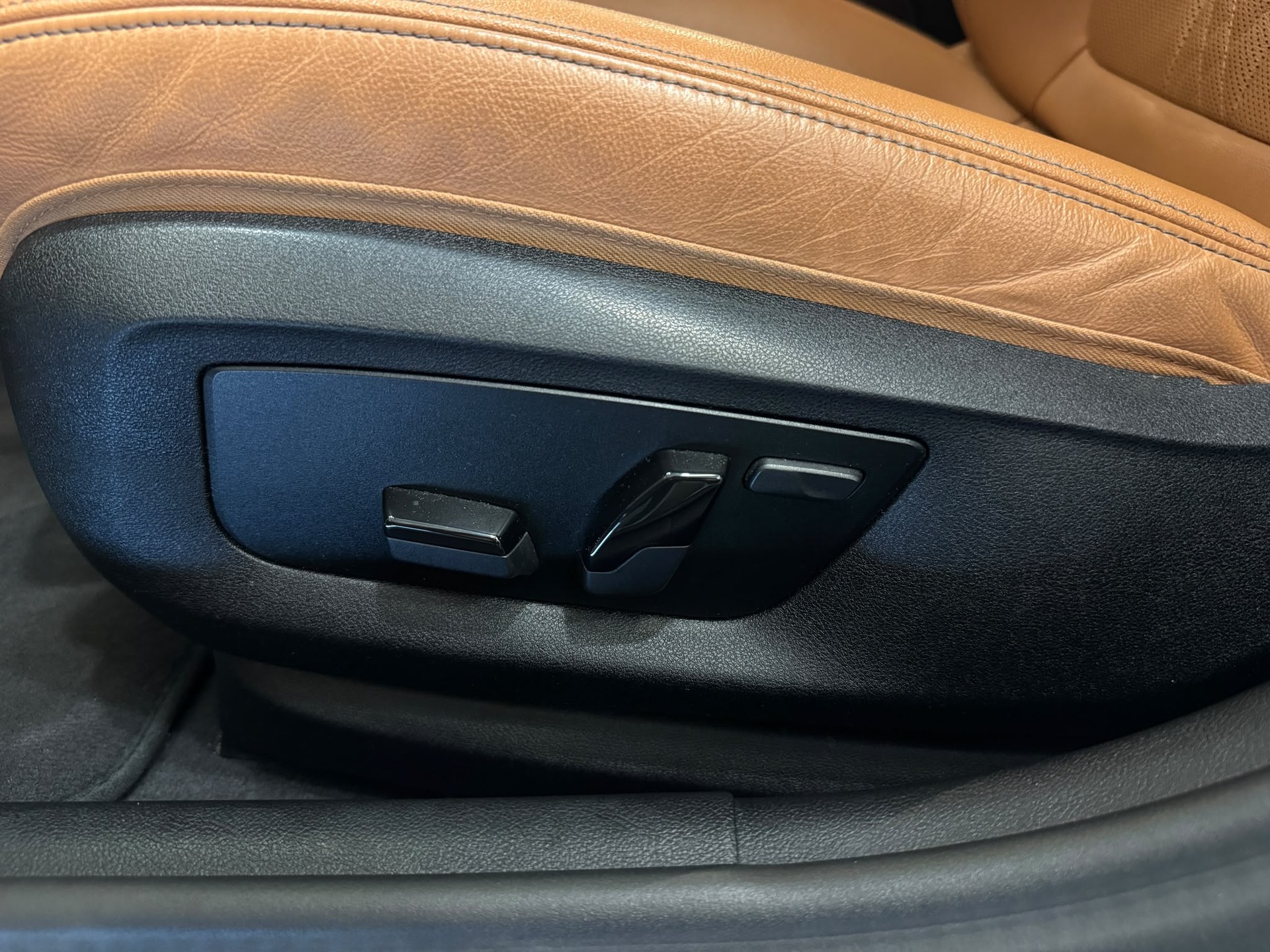 BMW 530d xDrive 48V M Sport Steptronic-image-26