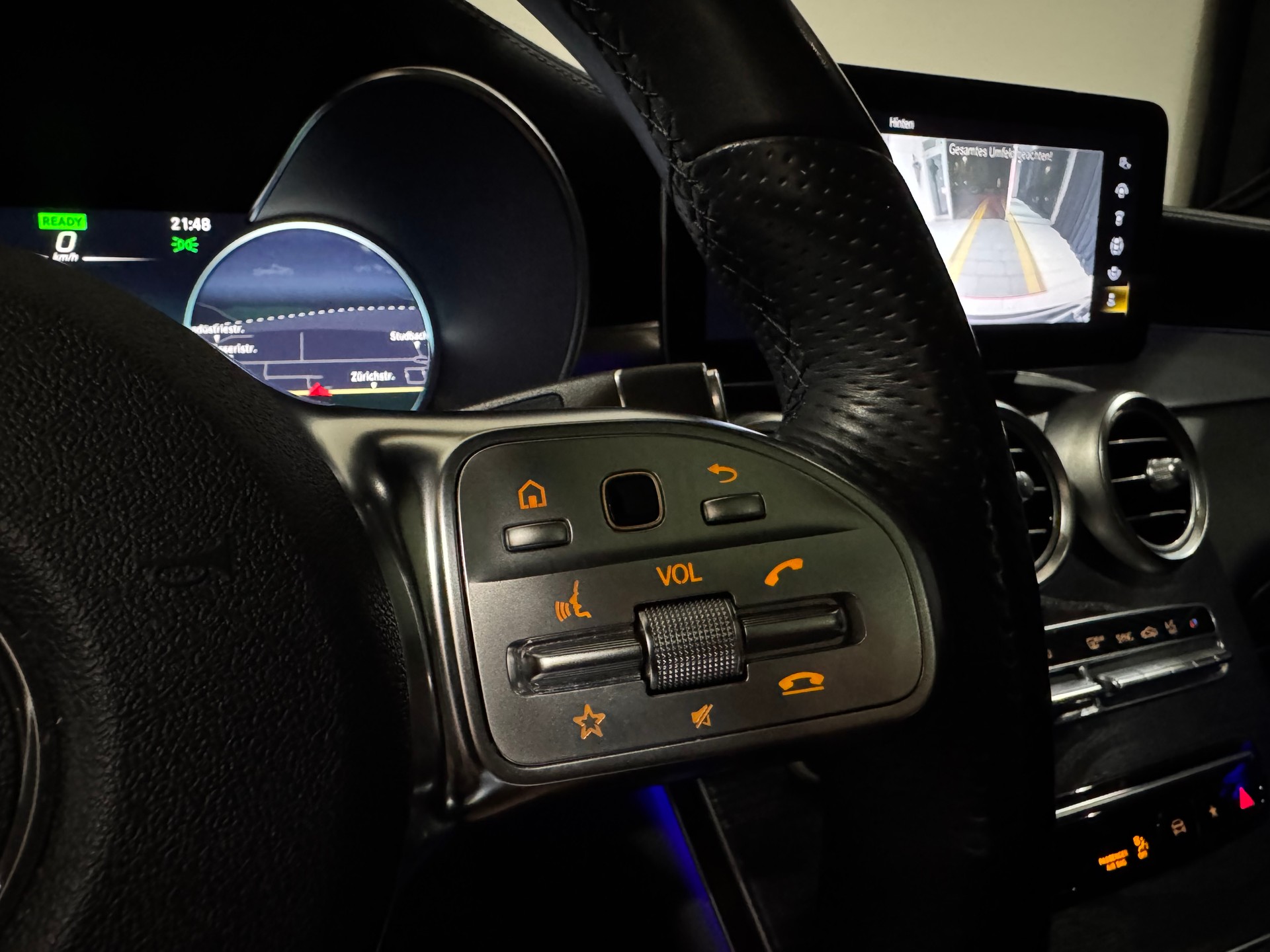 MERCEDES-BENZ GLC 300 AMG Line 4Matic 9G-Tronic | CH |-image-24