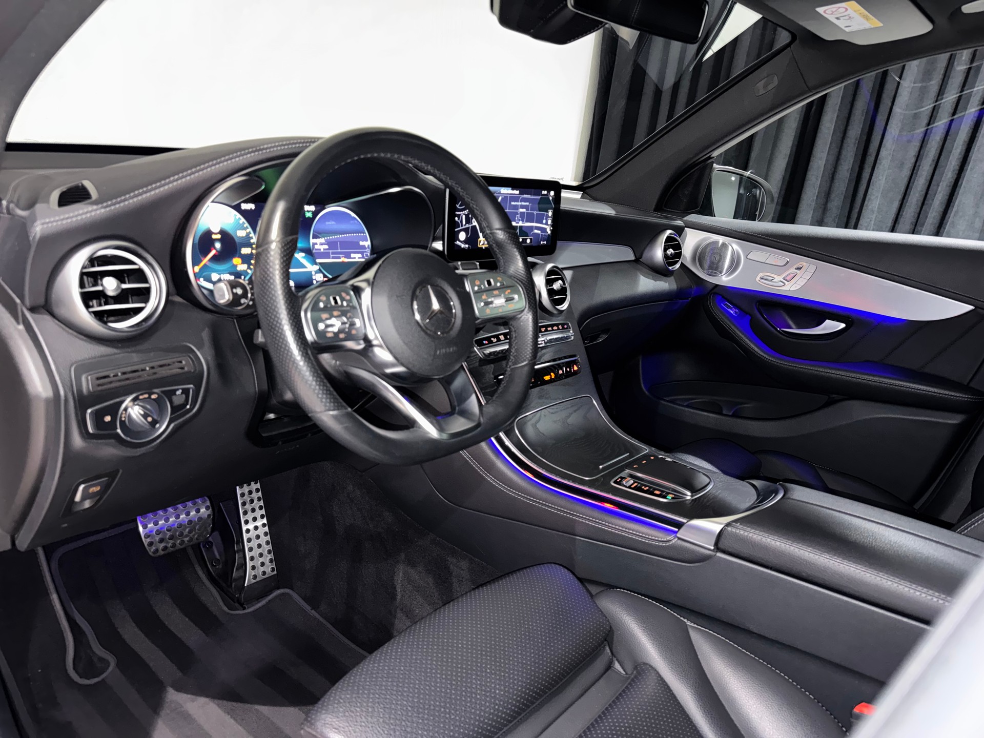 MERCEDES-BENZ GLC 300 AMG Line 4Matic 9G-Tronic | CH |-image-12