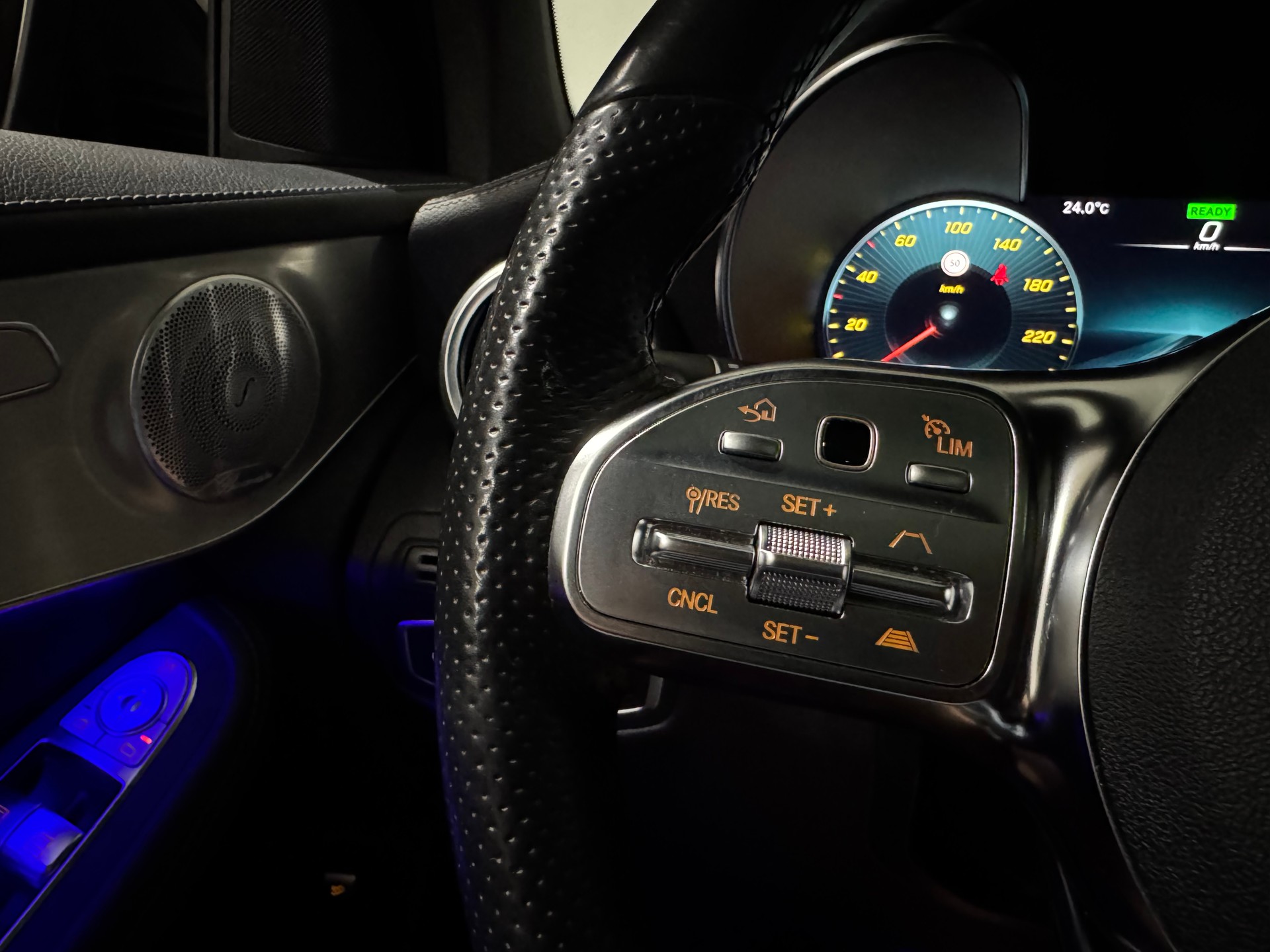 MERCEDES-BENZ GLC 300 AMG Line 4Matic 9G-Tronic | CH |-image-23