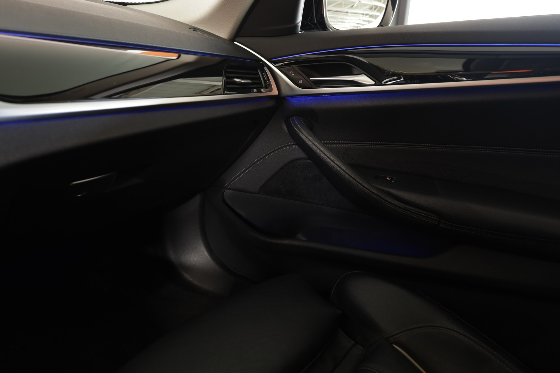 BMW 520i Steptronic * Head-Up Display *Live Cockpit-image-18