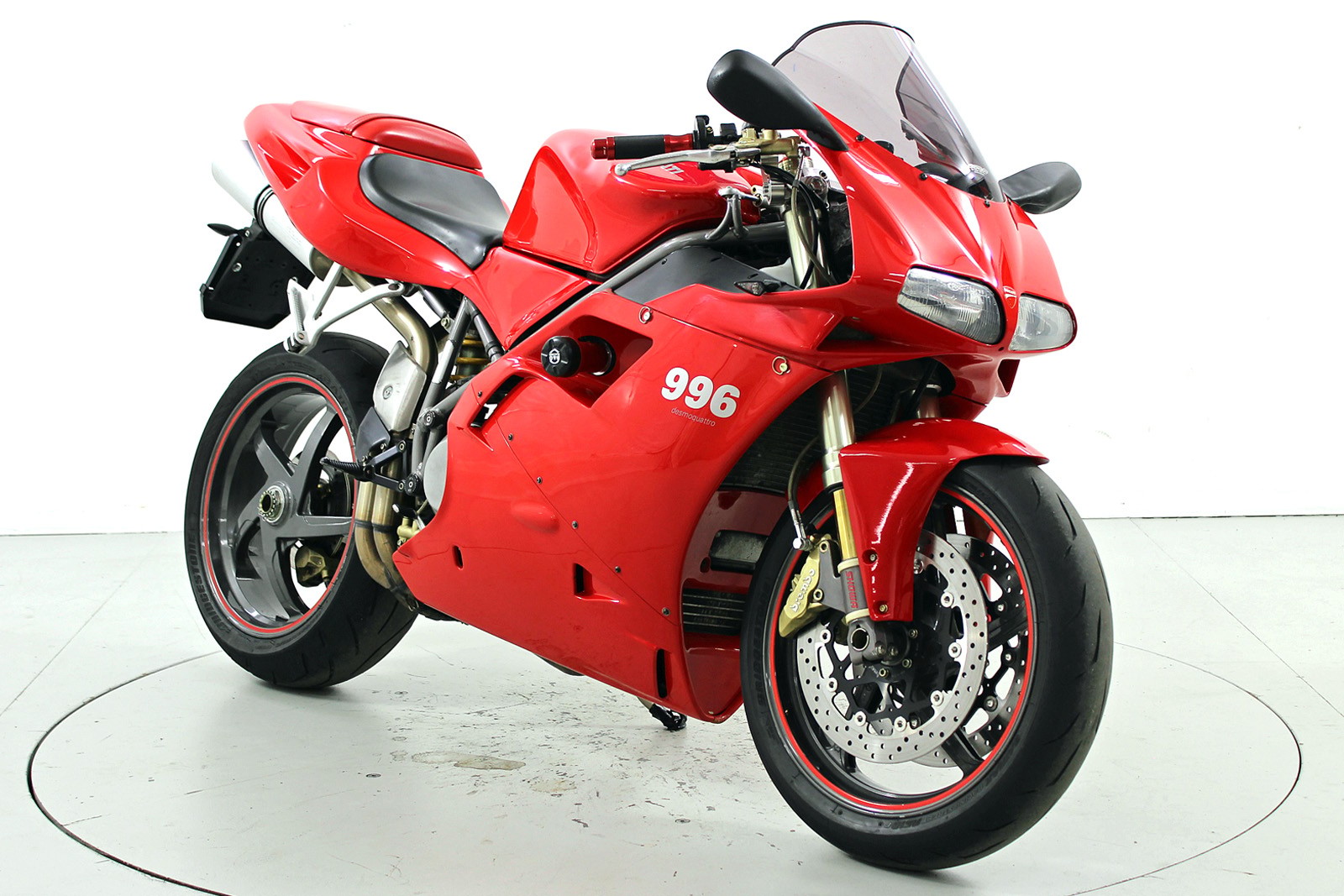 DUCATI 996 Biposto-showroom-element-1