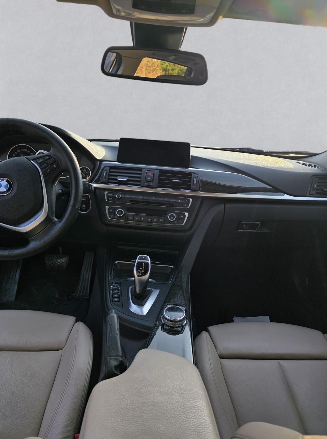 BMW 335d xDrive Touring Steptronic-image-4