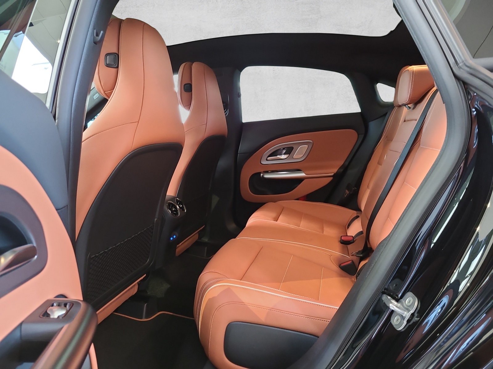 MERCEDES-BENZ CLA 220 AMG Line 4M C178-image-2