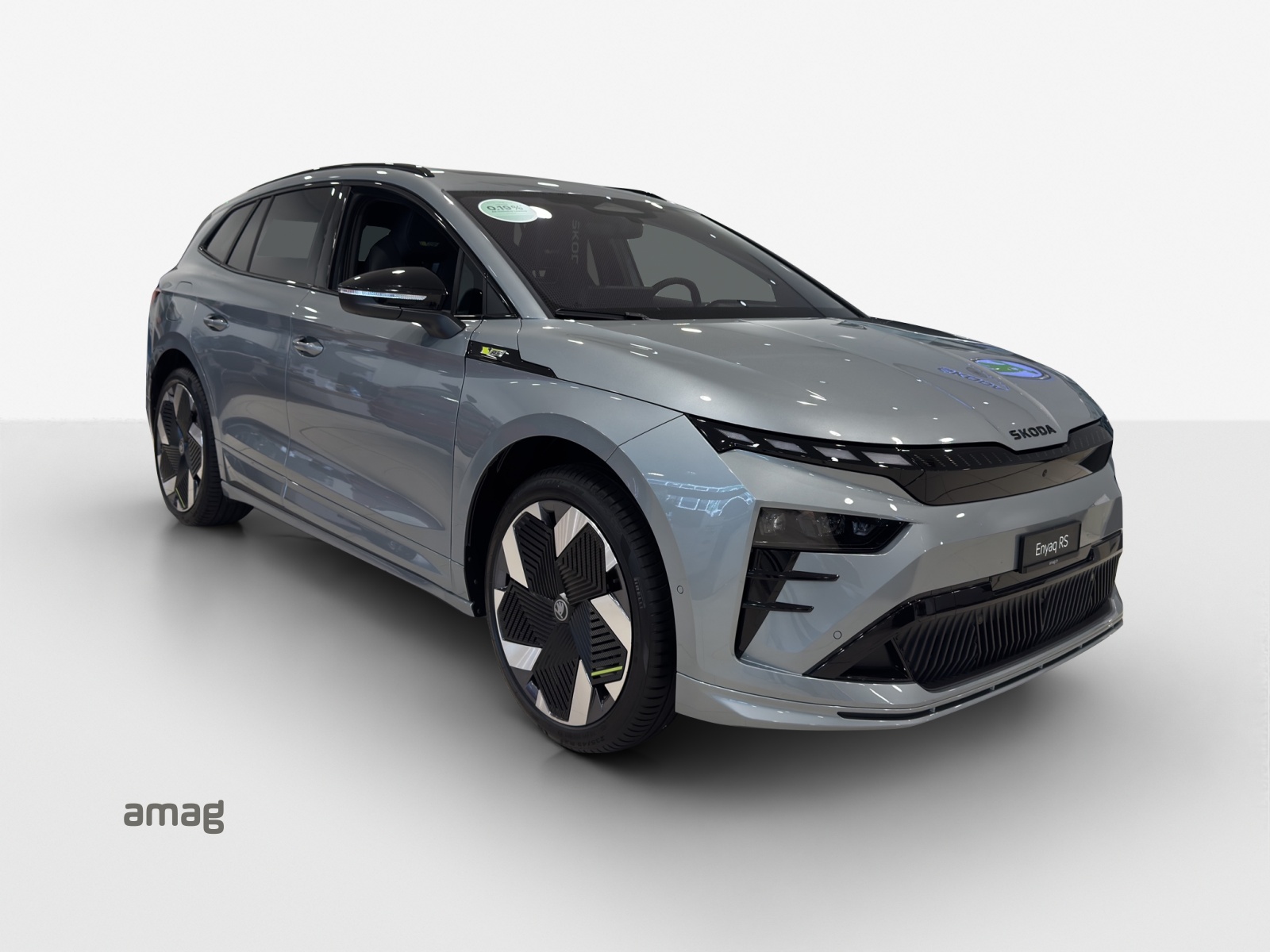 SKODA Enyaq 4x4 RS-image-4