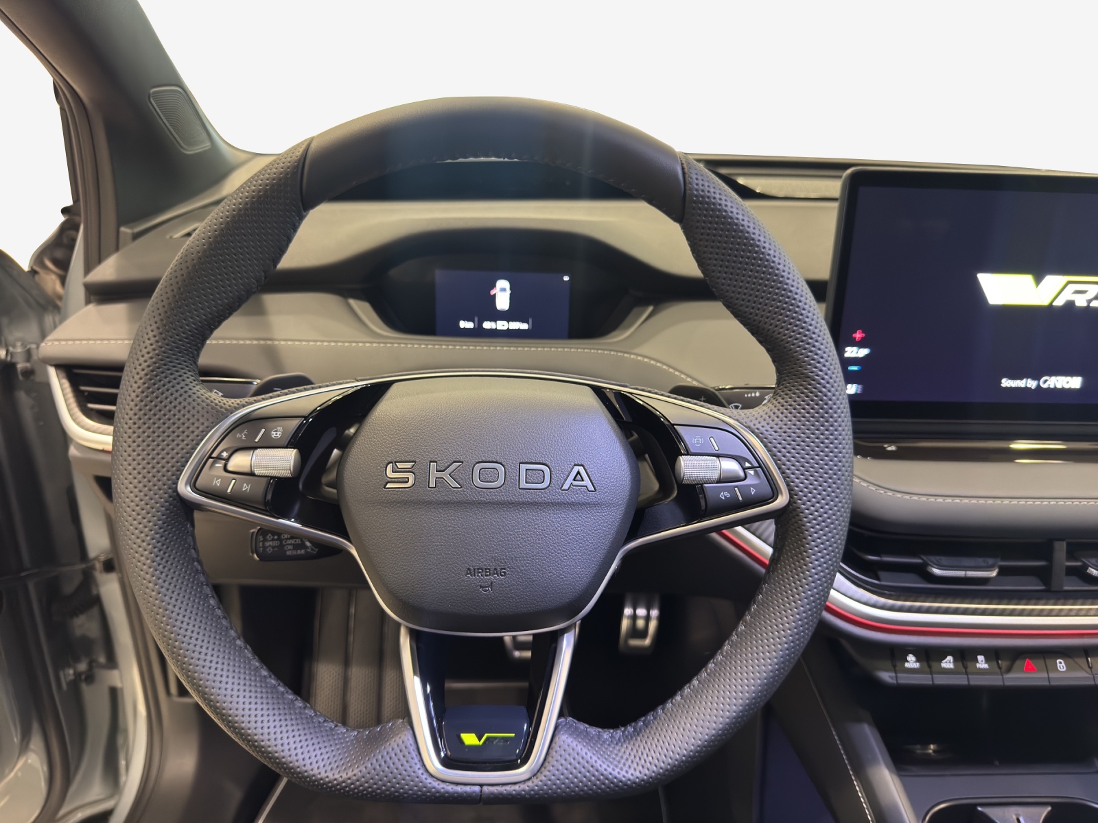 SKODA Enyaq 4x4 RS-image-8