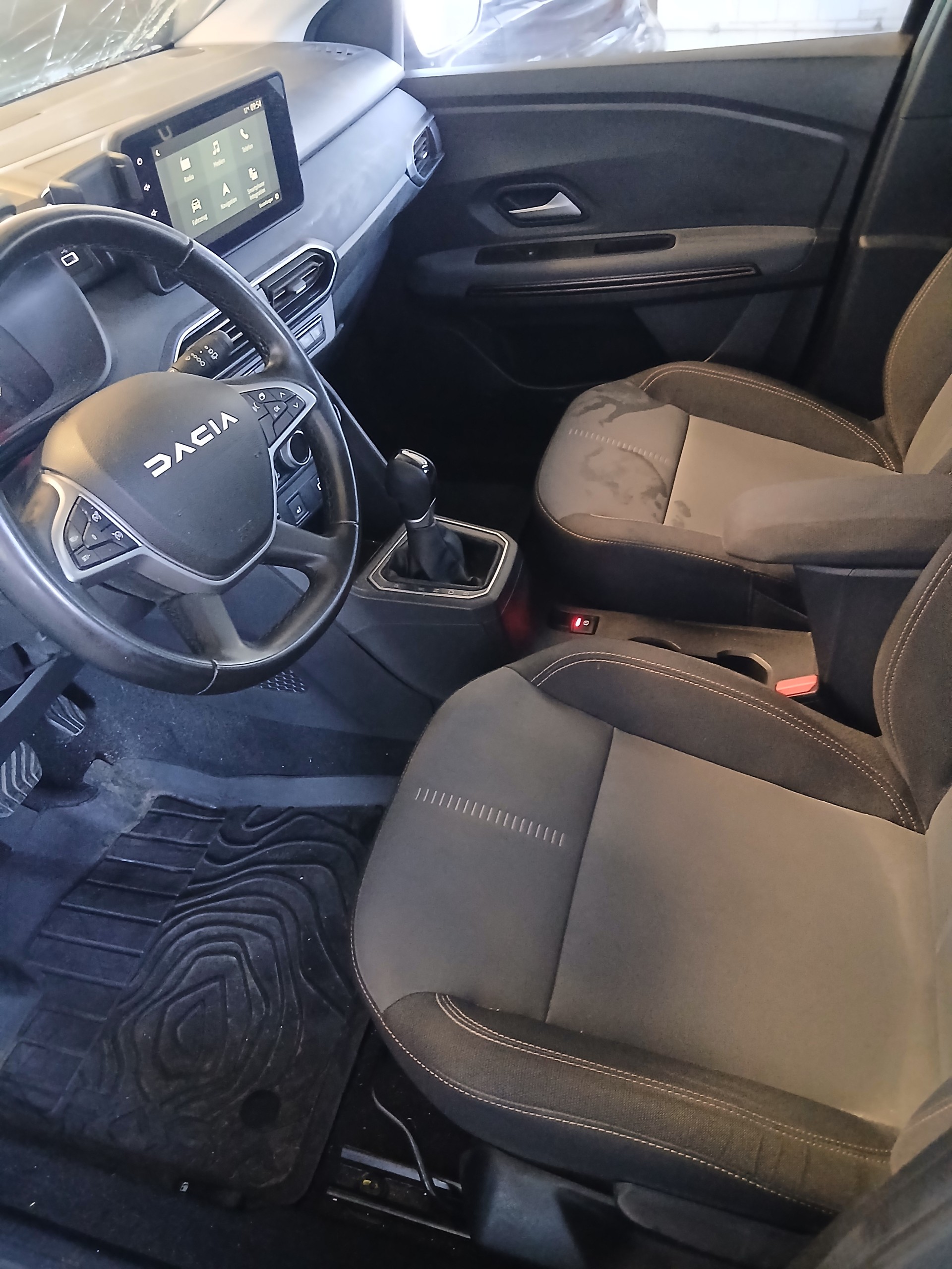 DACIA Jogger HEV 140 Expression-image-5