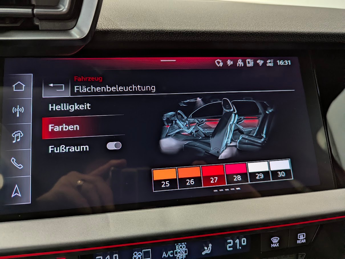 AUDI RS3 Sportback 2.5 TFSI quattro S-Tronic*5J GAR RS-SCHALENSITZE DESIGN-PACK ALL-BLACK SPORT-AGA CAM*-image-17