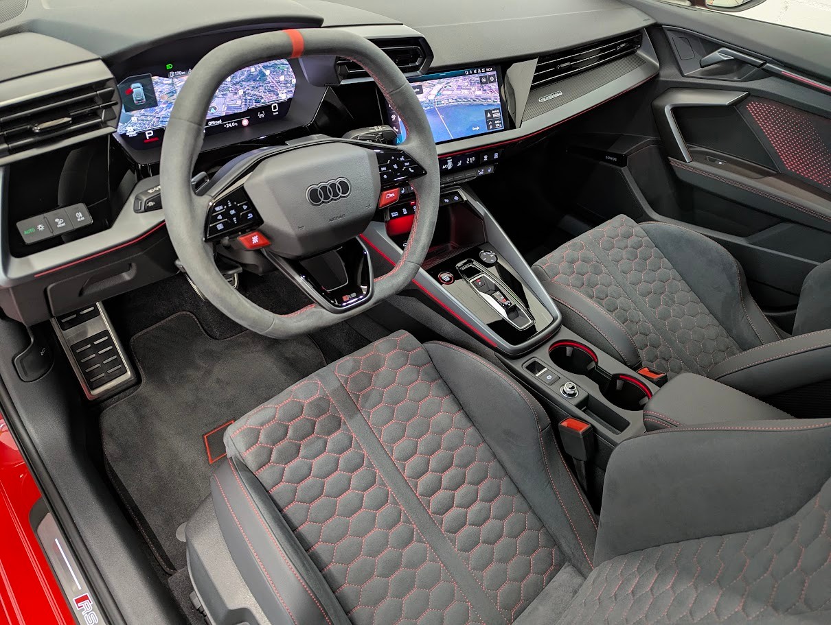 AUDI RS3 Sportback 2.5 TFSI quattro S-Tronic*5J GAR RS-SCHALENSITZE DESIGN-PACK ALL-BLACK SPORT-AGA CAM*-image-5