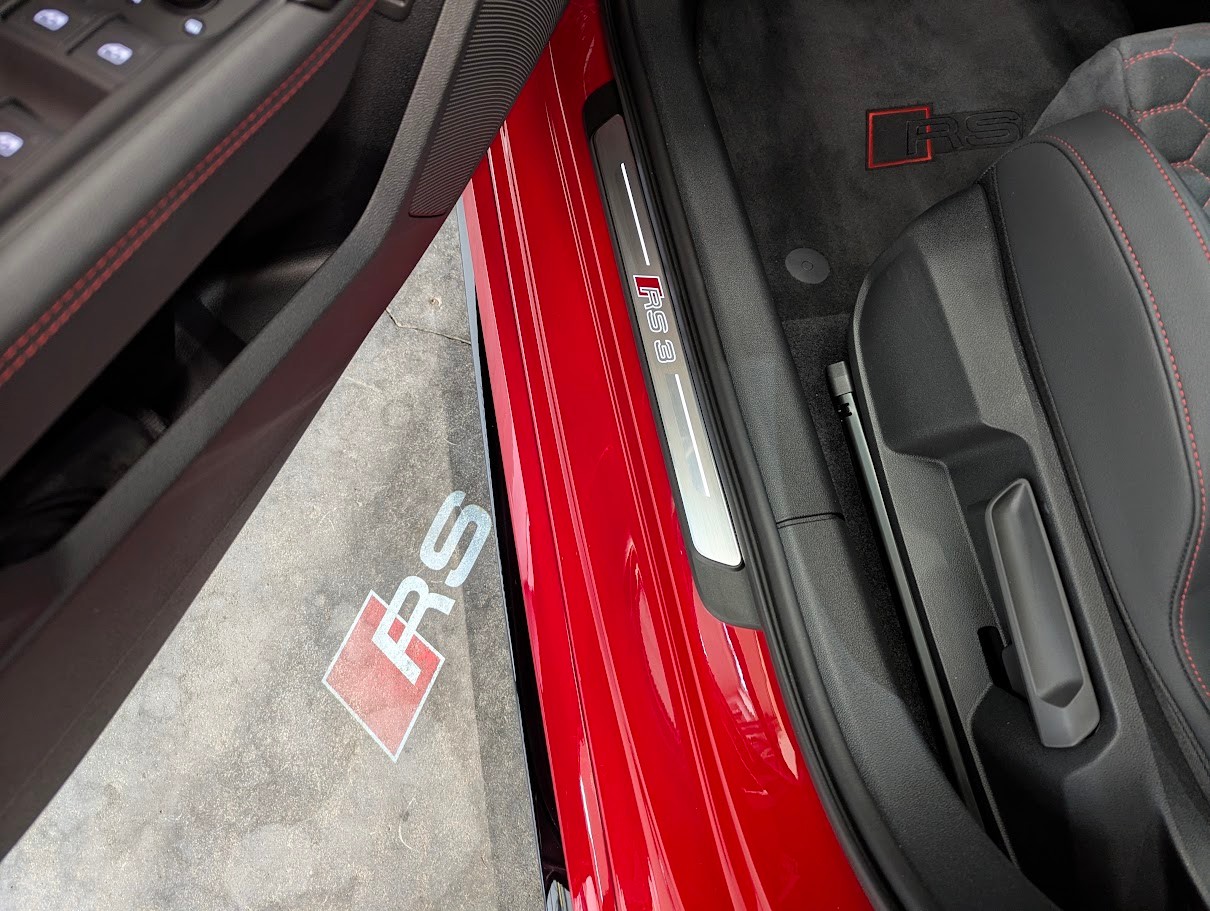 AUDI RS3 Sportback 2.5 TFSI quattro S-Tronic*5J GAR RS-SCHALENSITZE DESIGN-PACK ALL-BLACK SPORT-AGA CAM*-image-2