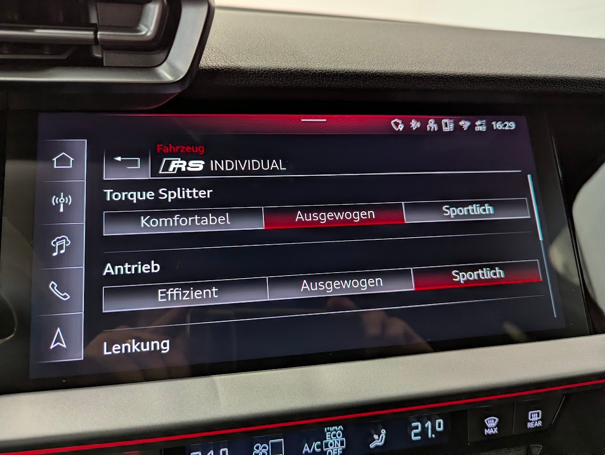 AUDI RS3 Sportback 2.5 TFSI quattro S-Tronic*5J GAR RS-SCHALENSITZE DESIGN-PACK ALL-BLACK SPORT-AGA CAM*-image-11