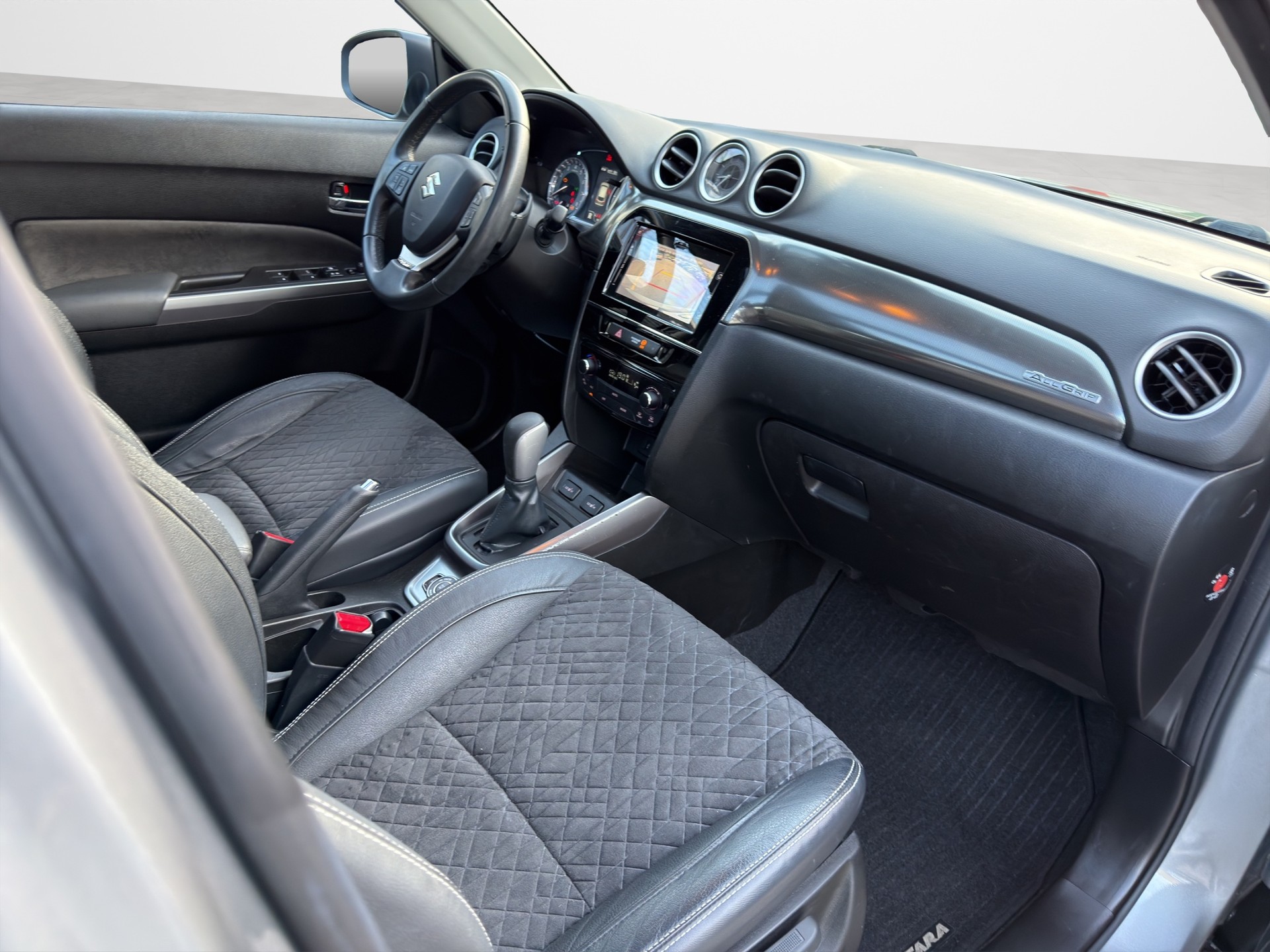 SUZUKI Vitara 1.4 Boosterjet Piz Sulai Top Hybrid Automatic-image-13