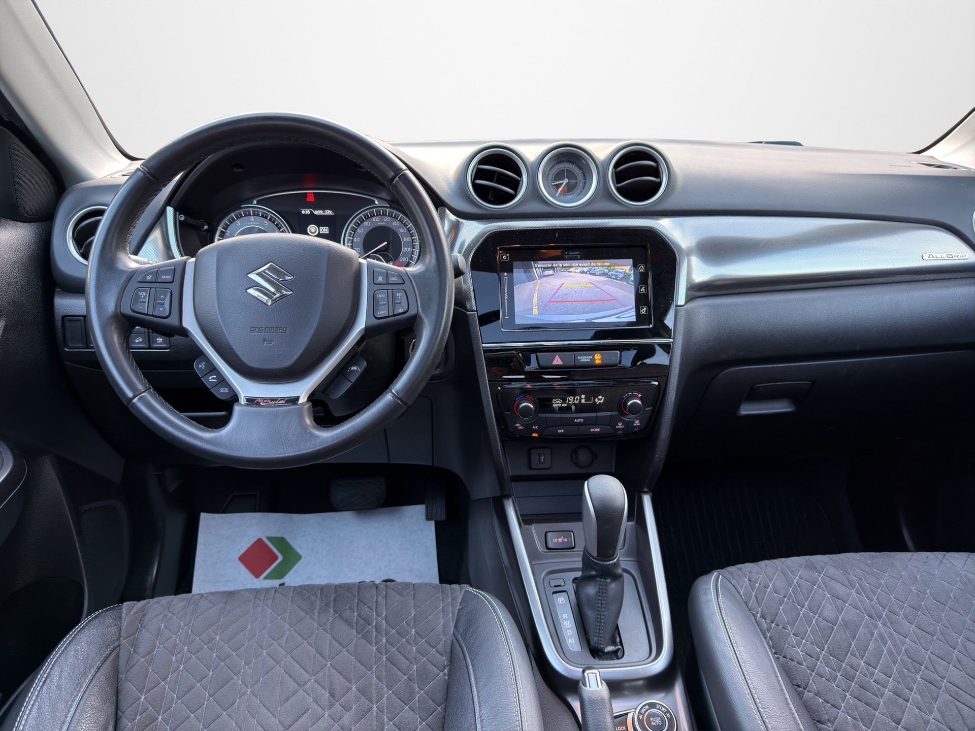 SUZUKI Vitara 1.4 Boosterjet Piz Sulai Top Hybrid Automatic-image-11