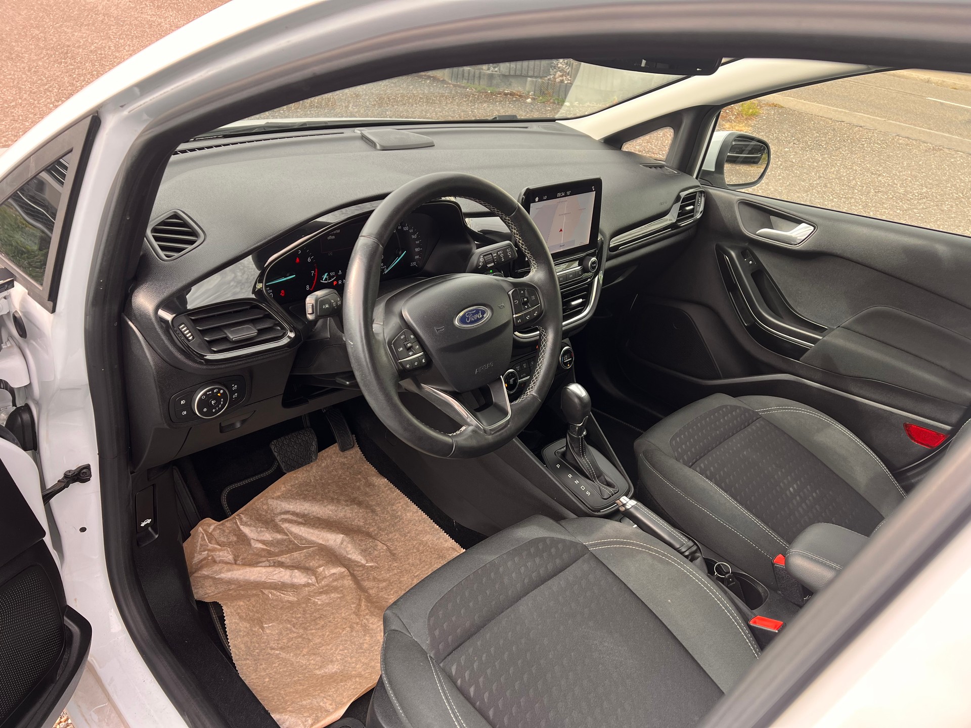 FORD Fiesta 1.0 SCTi Titanium Automat-image-12