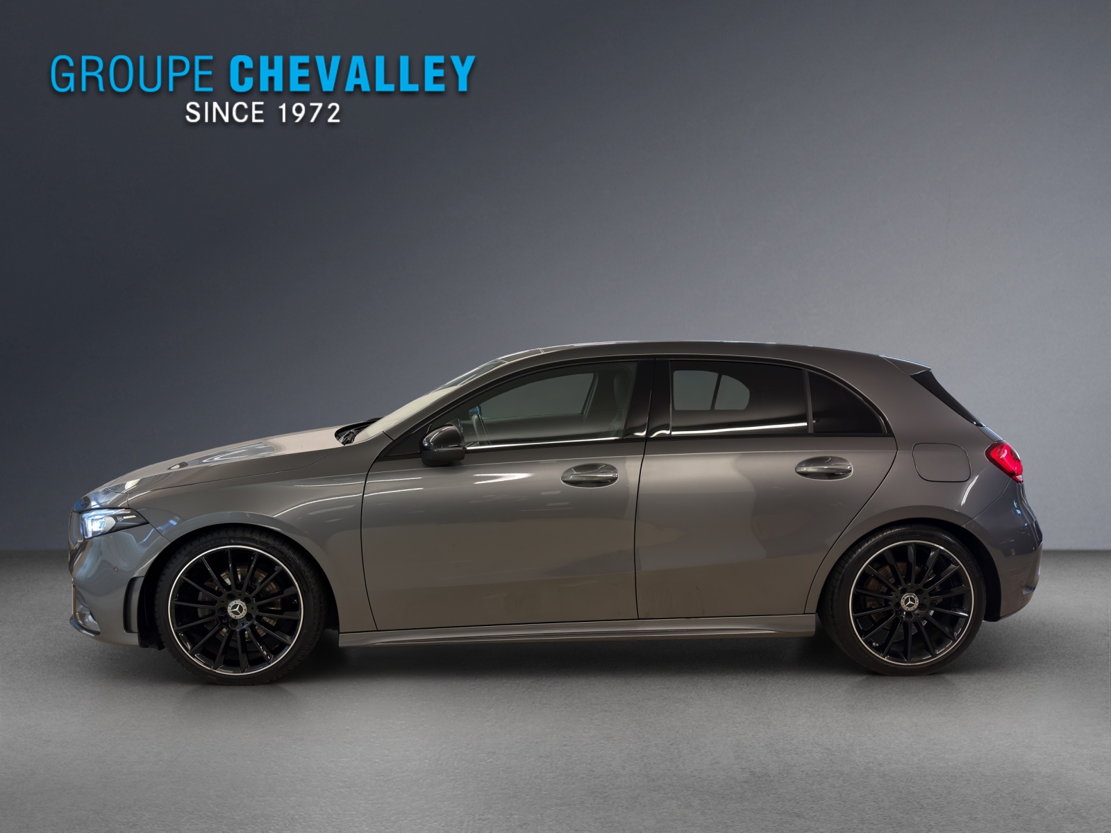MERCEDES-BENZ A 200 AMG Line-image-2