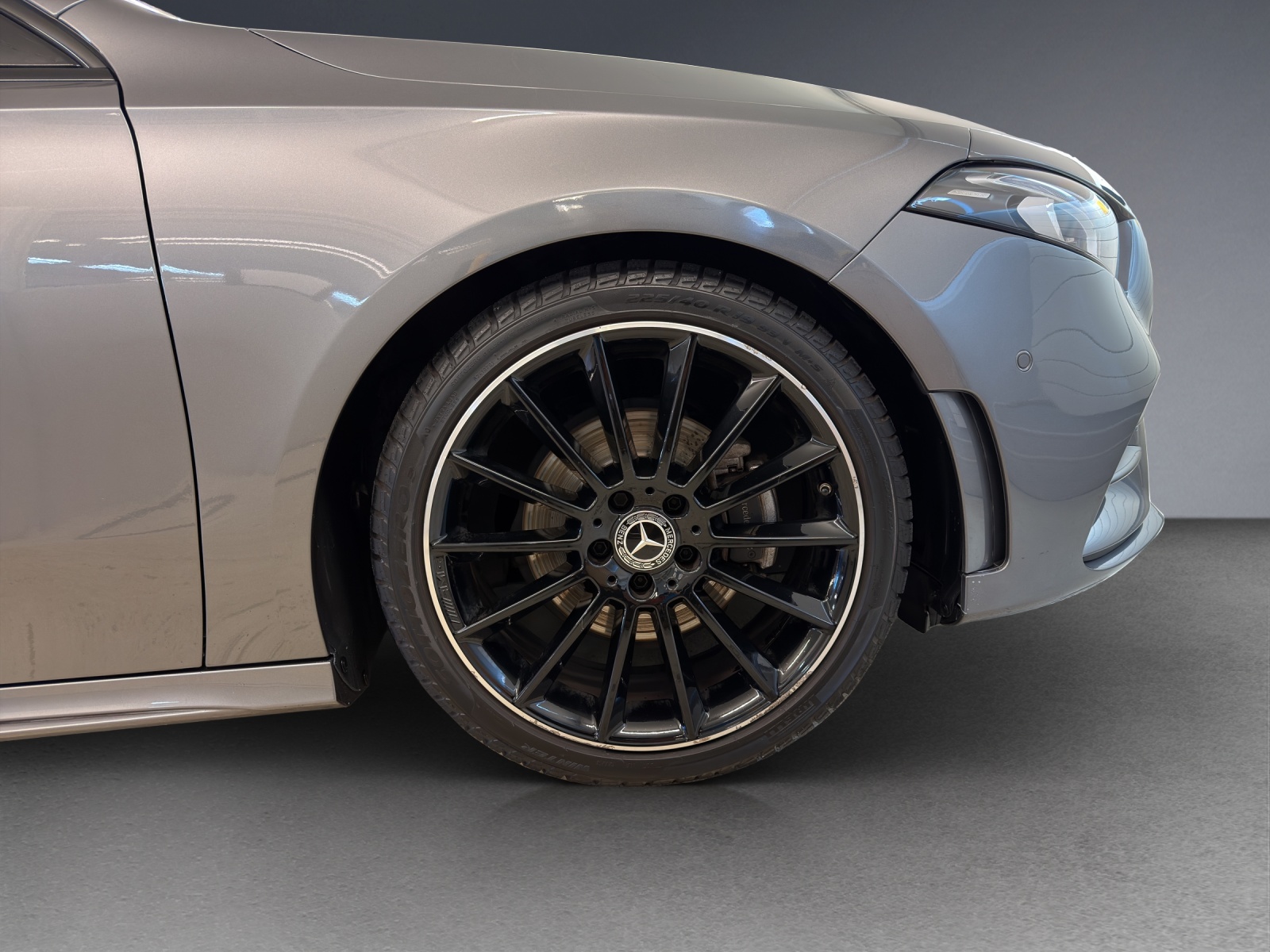 MERCEDES-BENZ A 200 AMG Line-image-5