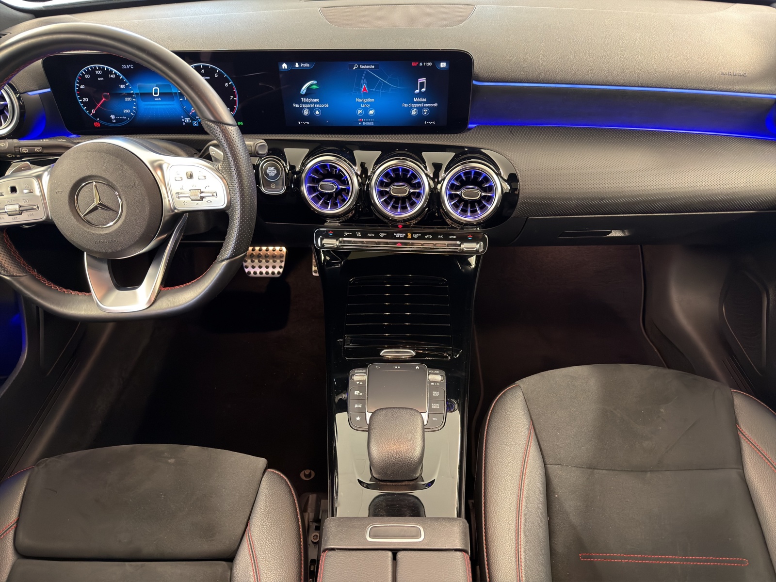 MERCEDES-BENZ A 200 AMG Line-image-11