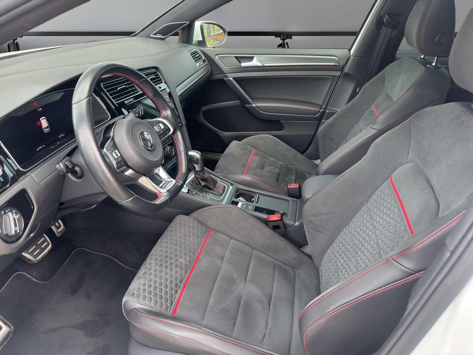 VW Golf 2.0 TSI GTI Performance DSG-image-5