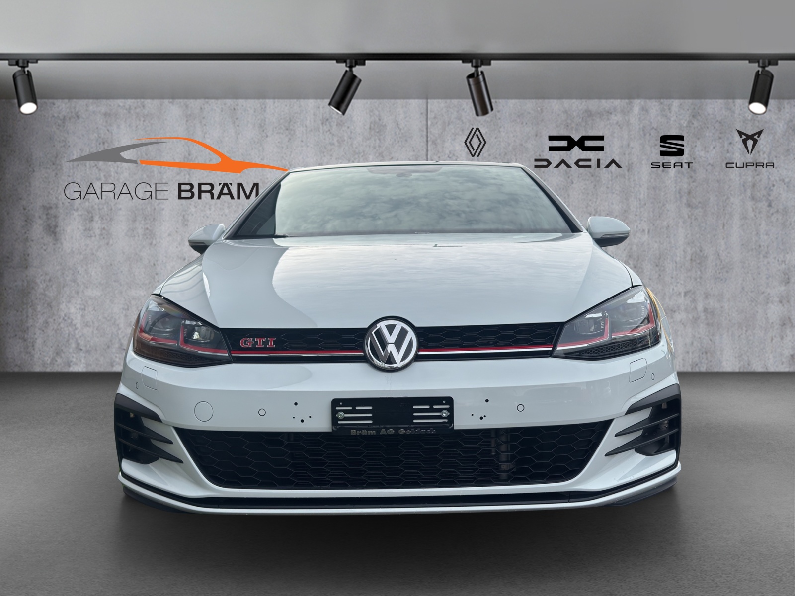 VW Golf 2.0 TSI GTI Performance DSG-image-1