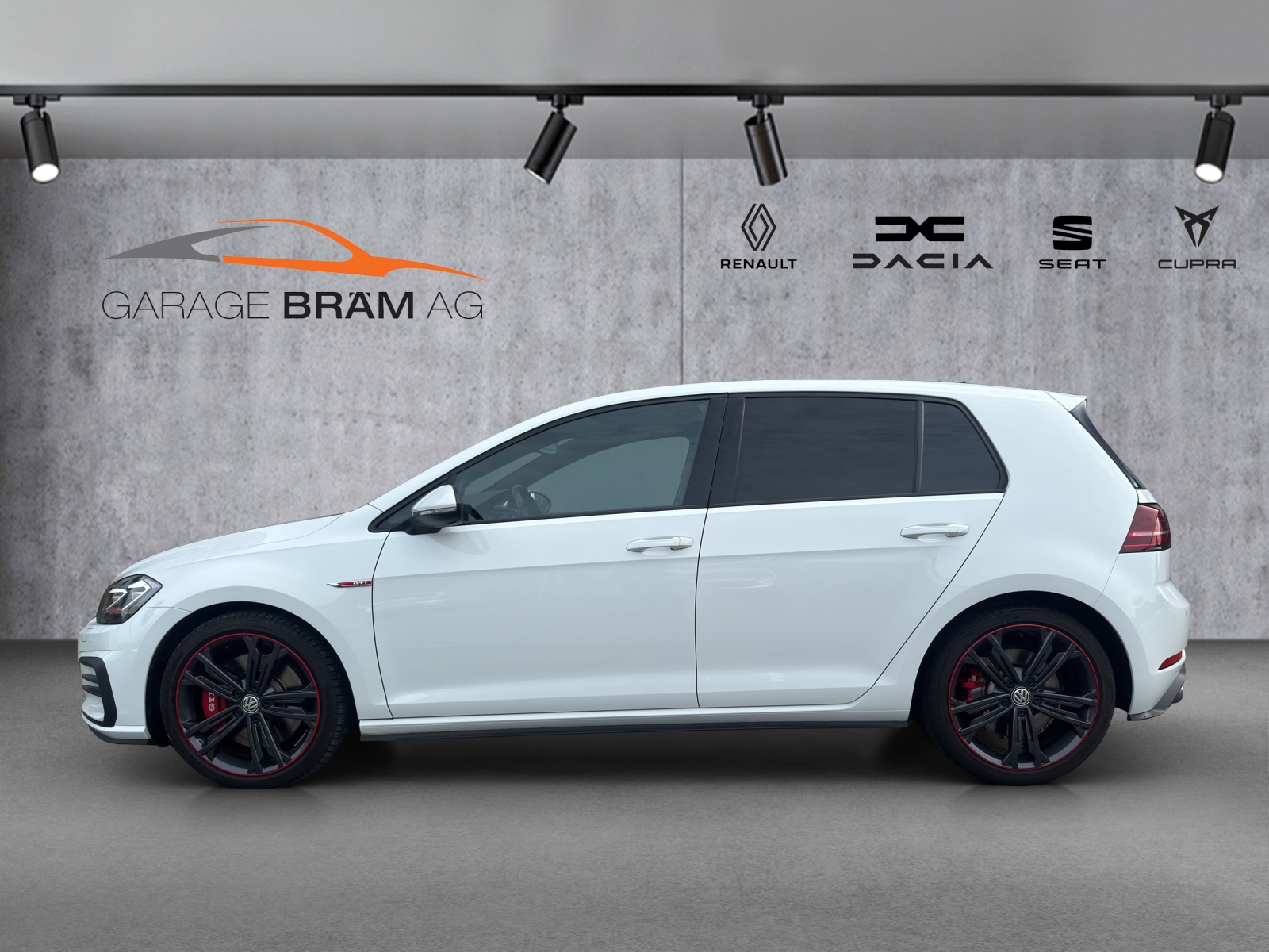 VW Golf 2.0 TSI GTI Performance DSG-image-2