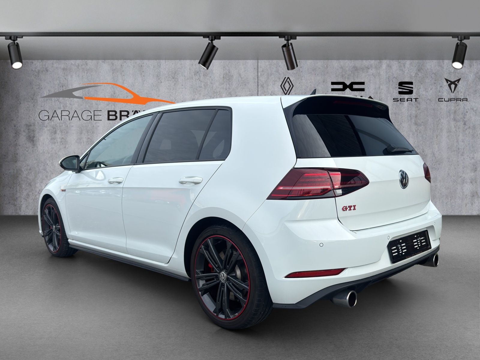 VW Golf 2.0 TSI GTI Performance DSG-image-3