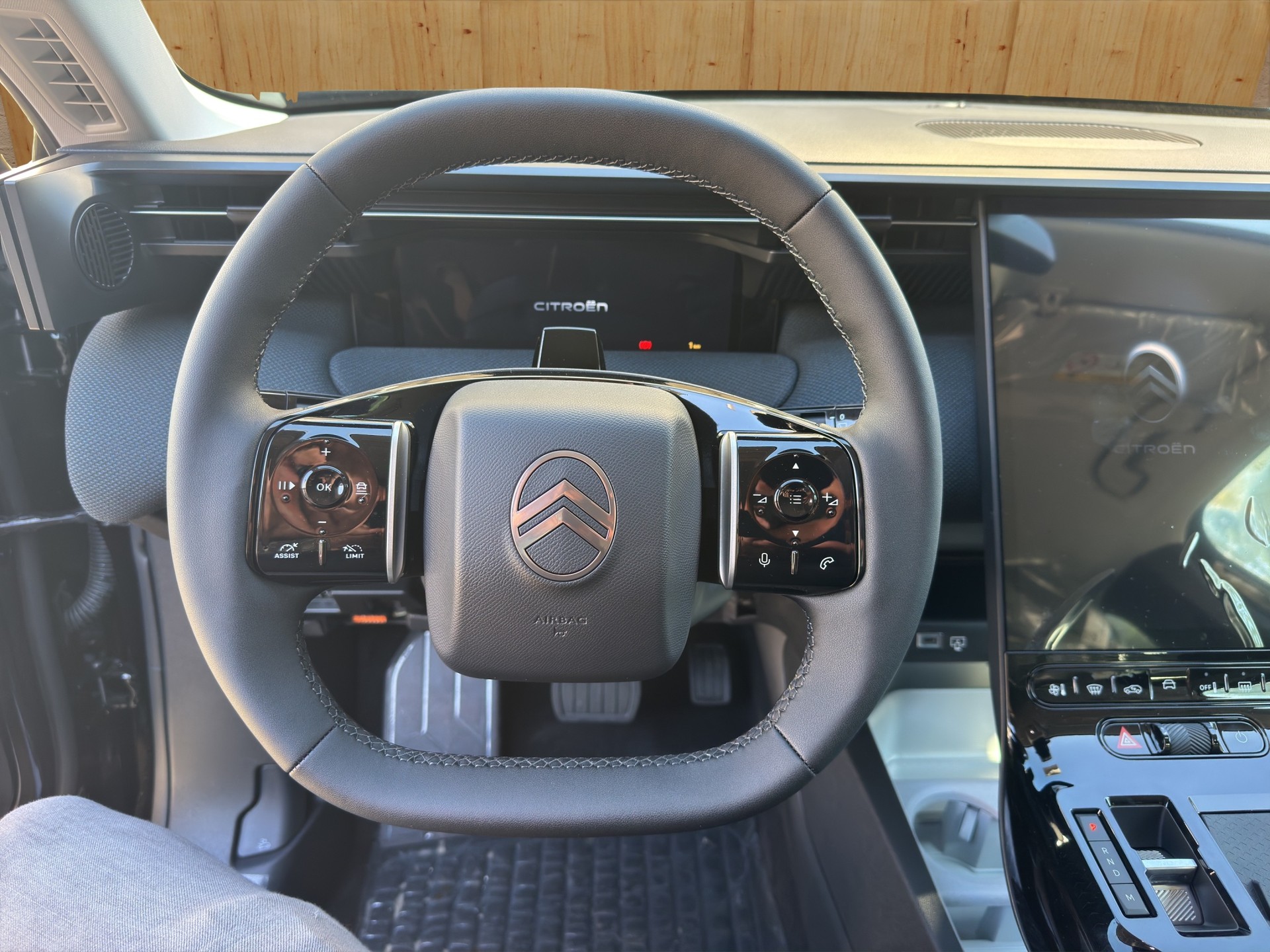 CITROEN C5 Aircross 1.2 HEV Plus Automat-image-9