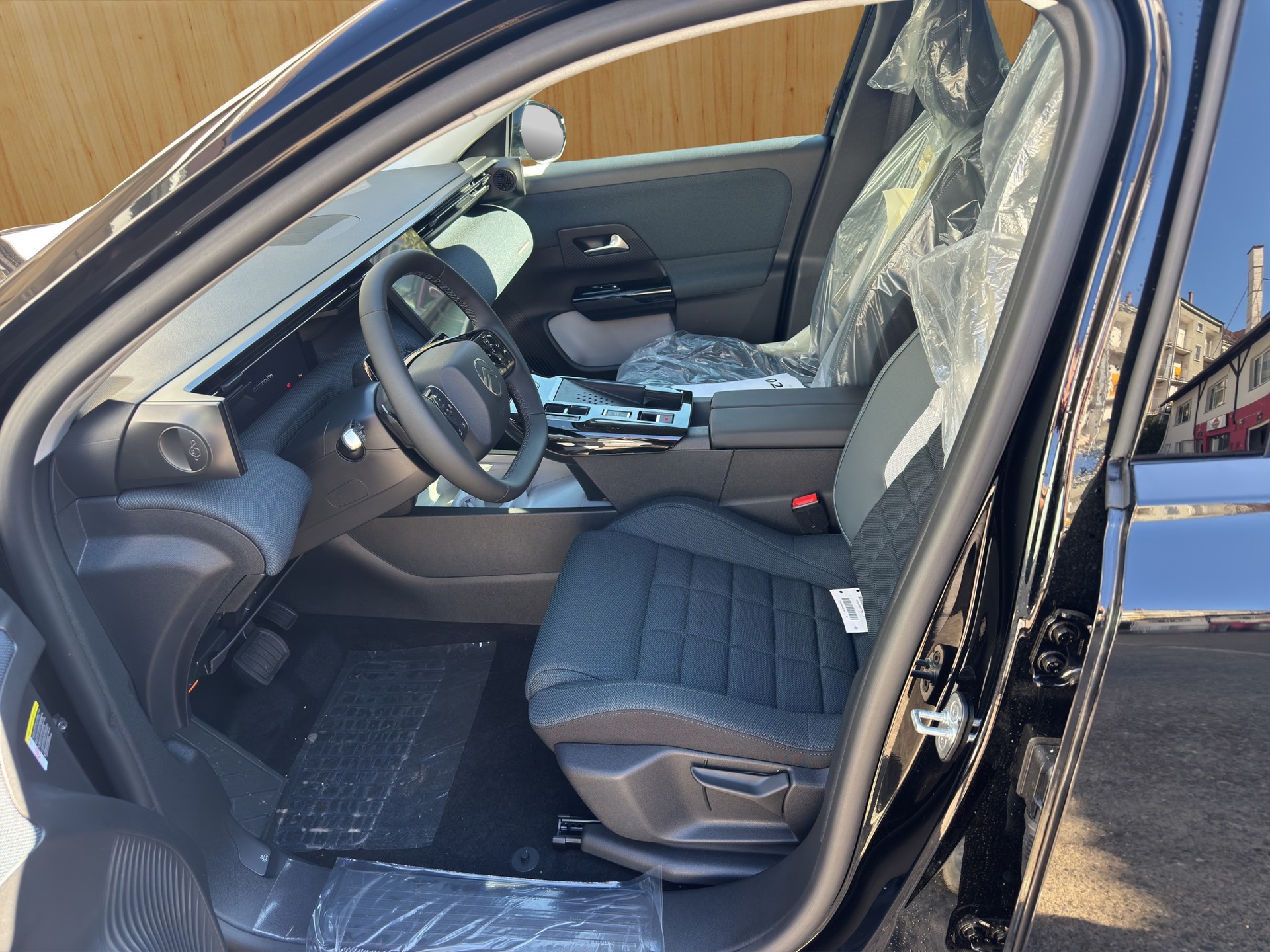 CITROEN C5 Aircross 1.2 HEV Plus Automat-image-8