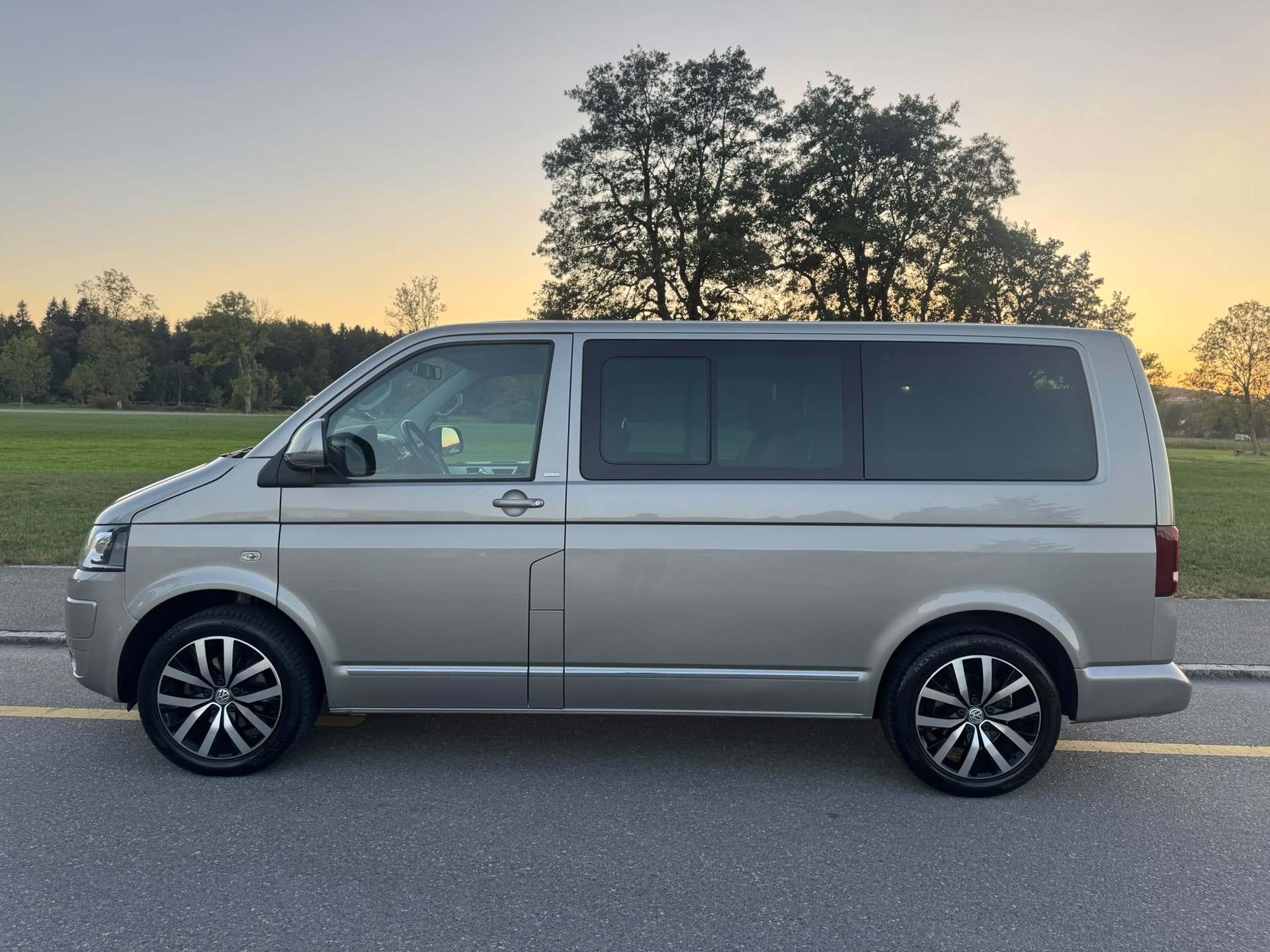 VW T5 Multivan 2.0 TDI CR Family Cup DSG-image-1