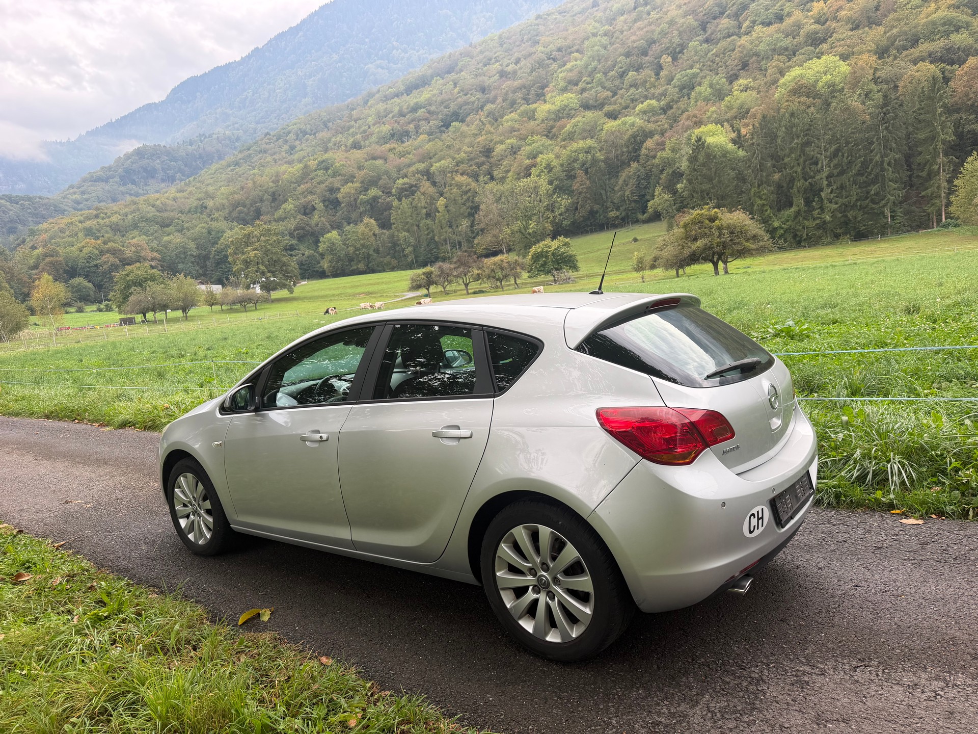OPEL Astra 2.0 CDTi Anniversary Edition-image-3