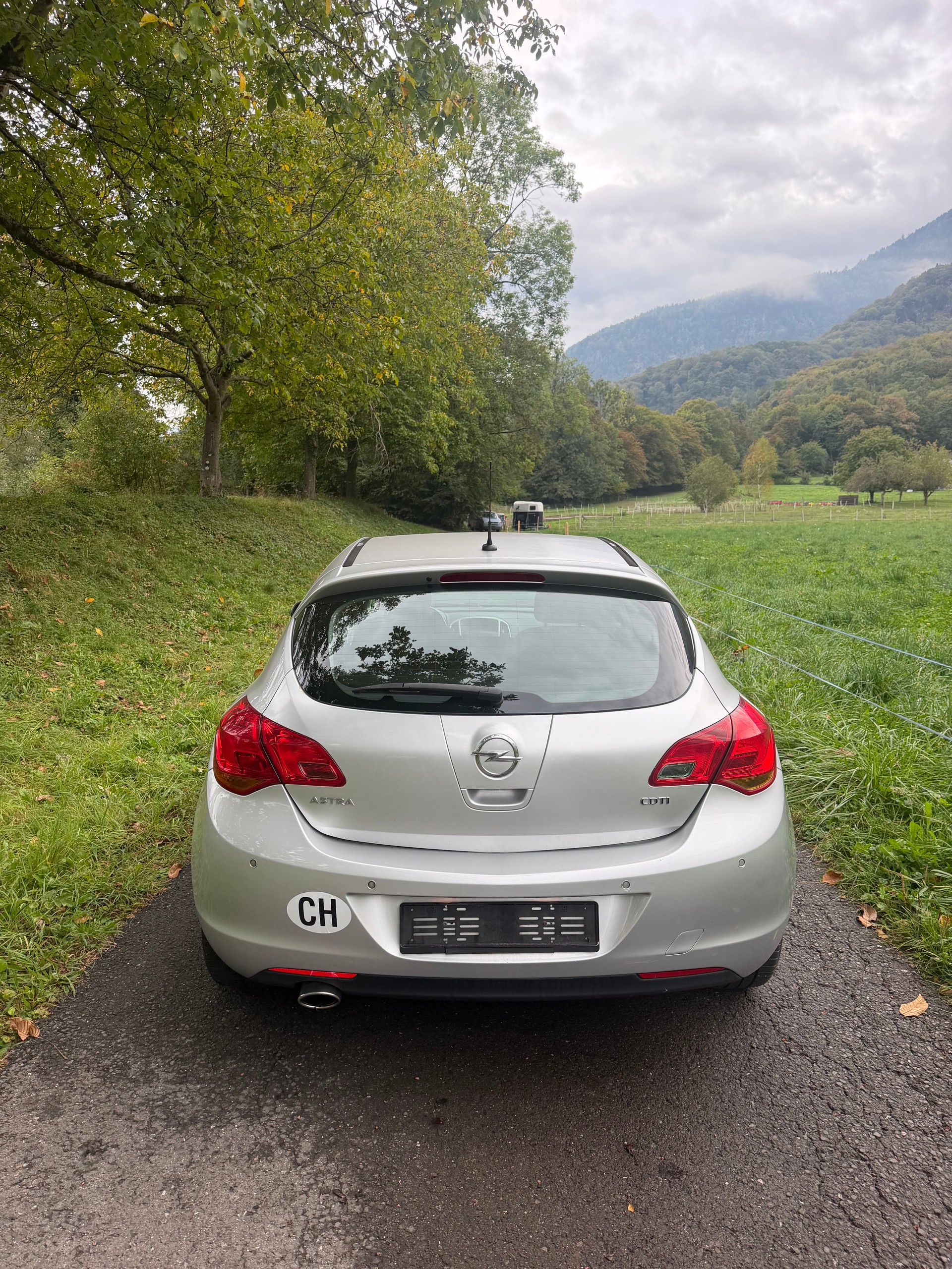 OPEL Astra 2.0 CDTi Anniversary Edition-image-4