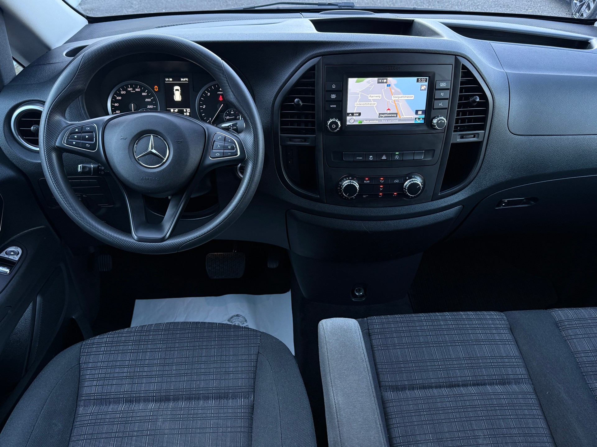 MERCEDES-BENZ Vito 116 CDI Select Tourer Kurz 4Matic 9G-Tronic*9Plätzer-image-12