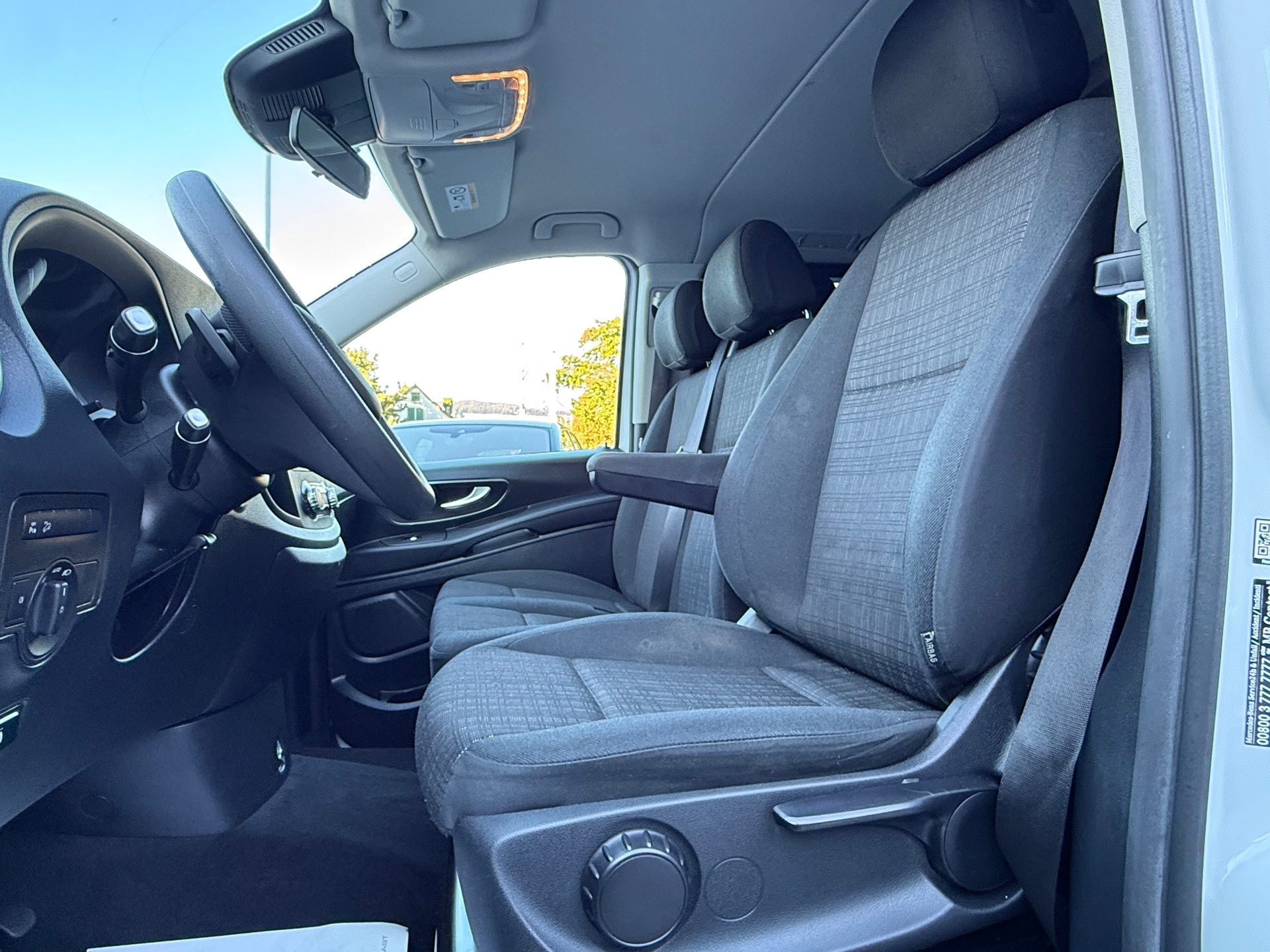 MERCEDES-BENZ Vito 116 CDI Select Tourer Kurz 4Matic 9G-Tronic*9Plätzer-image-9