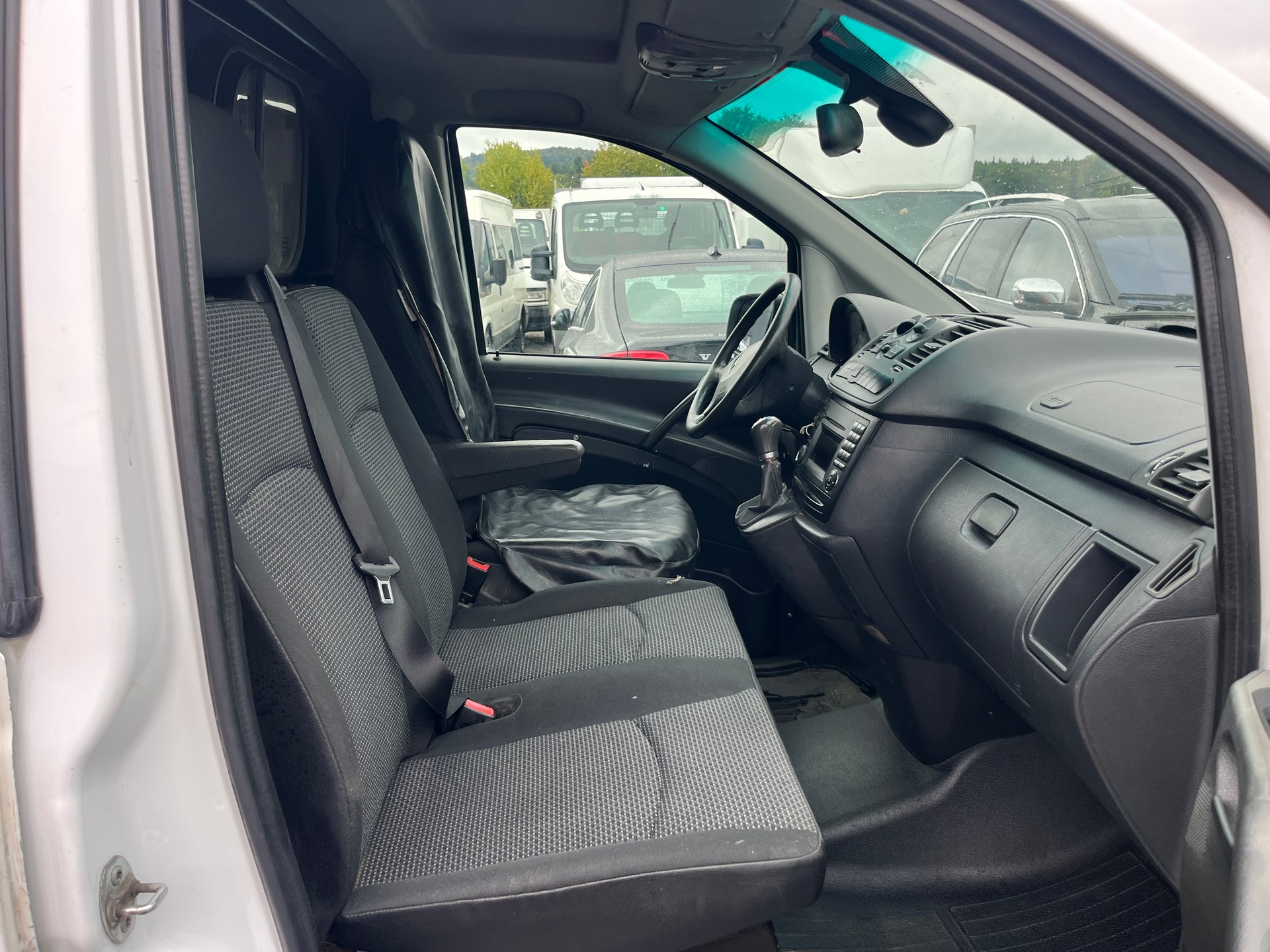 MERCEDES-BENZ Vito 113 CDI Mixto EL A-image-13