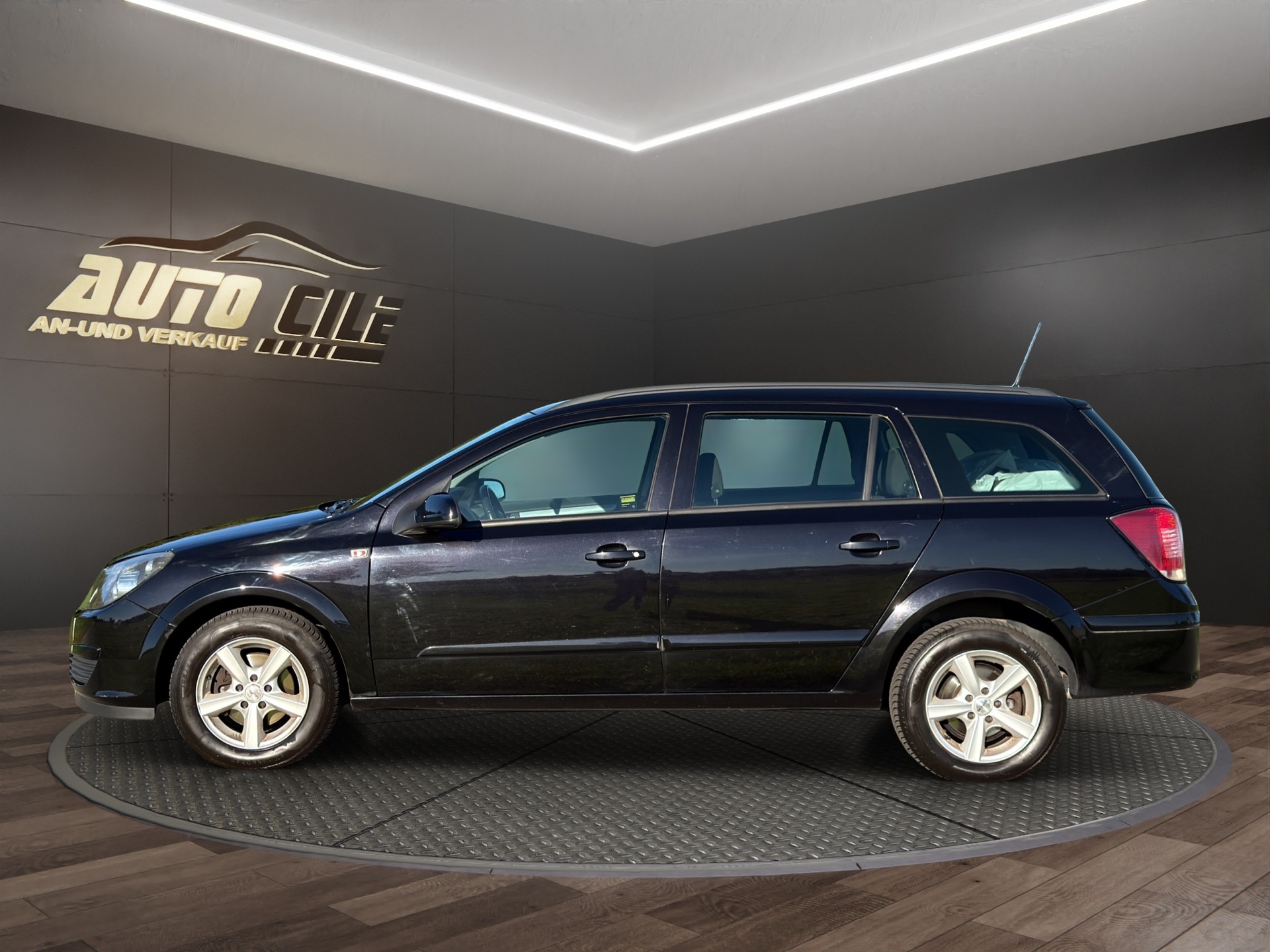 OPEL Astra Caravan 1.8i 16V Edition-image-3