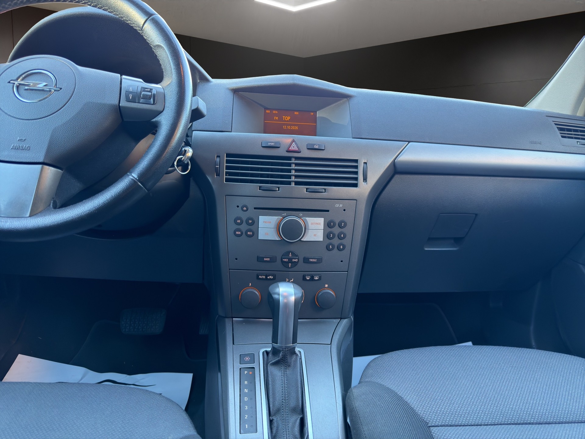 OPEL Astra Caravan 1.8i 16V Edition-image-9