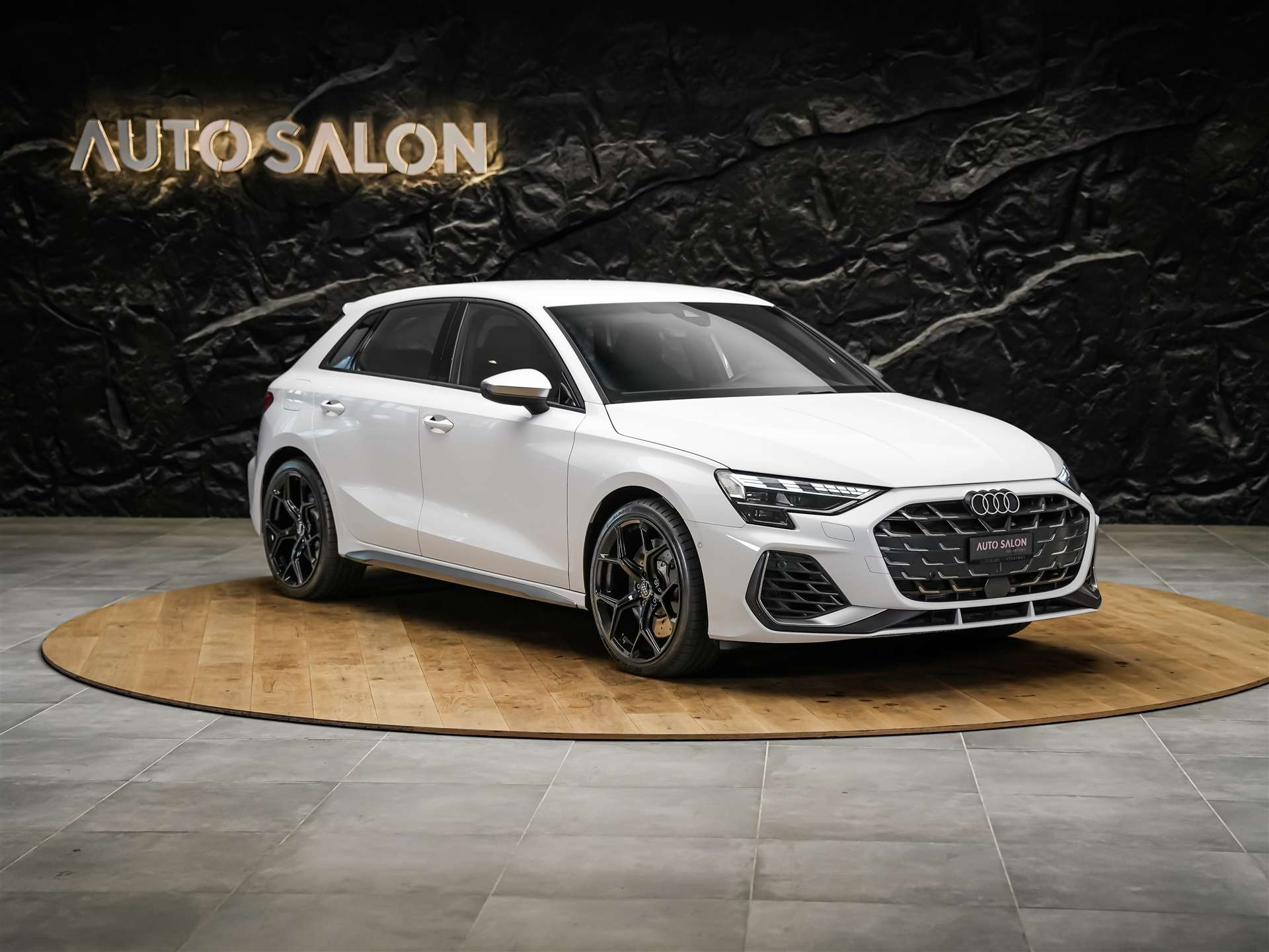 AUDI S3 Sportback TFSI quattro S-tronic *Facelift*El. Sitze*Kamera*-image-5