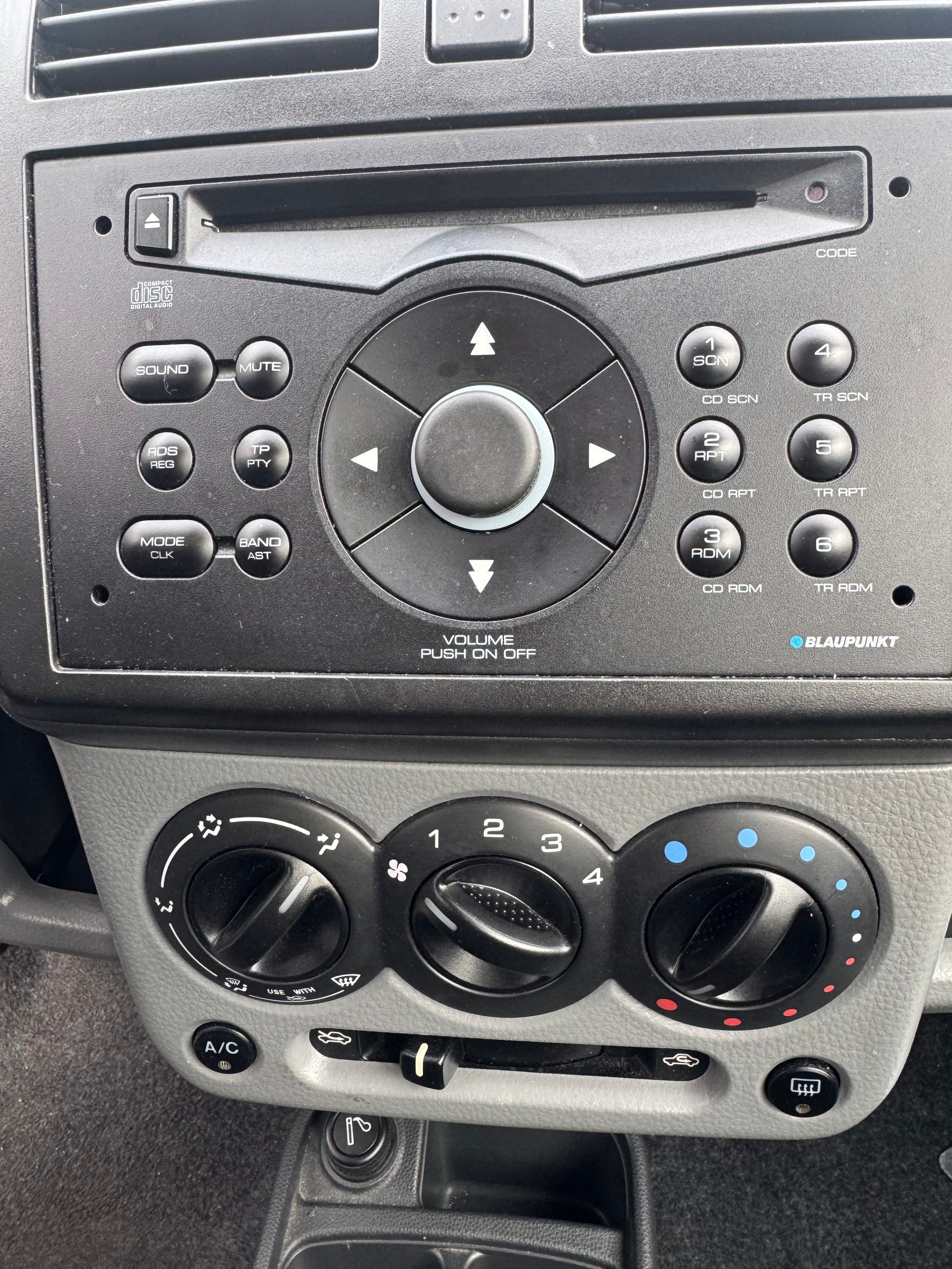 SUBARU G3X Justy 1.3 AWD Blue-/Silver-Special-image-9