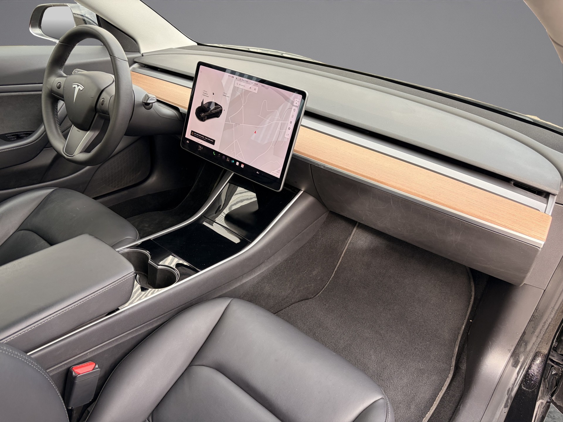 TESLA Model 3 Performance Dual Motor AWD (CH-Fahrzeug)-image-9