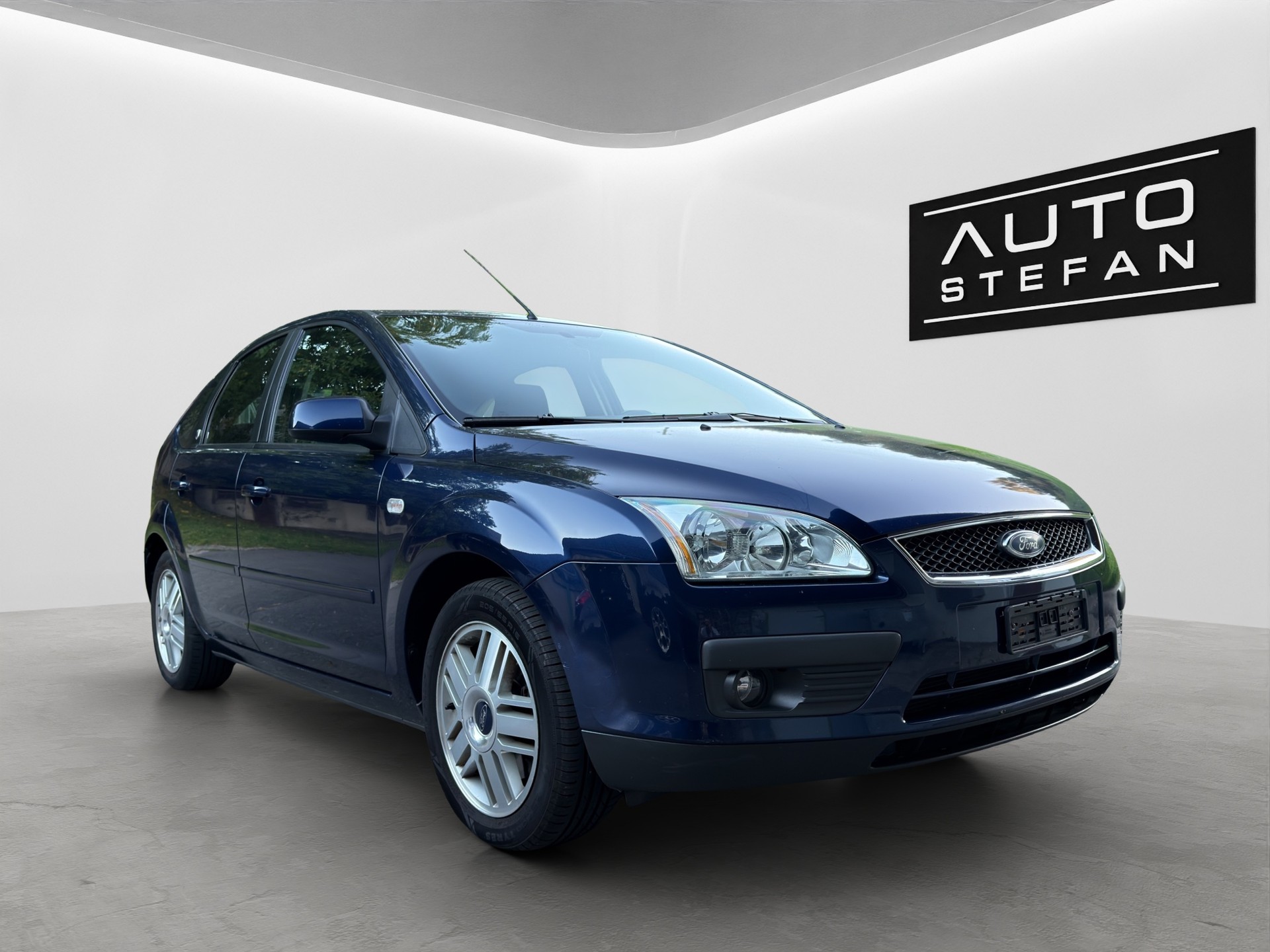 FORD Focus 2.0i Ghia Automatic-image-6