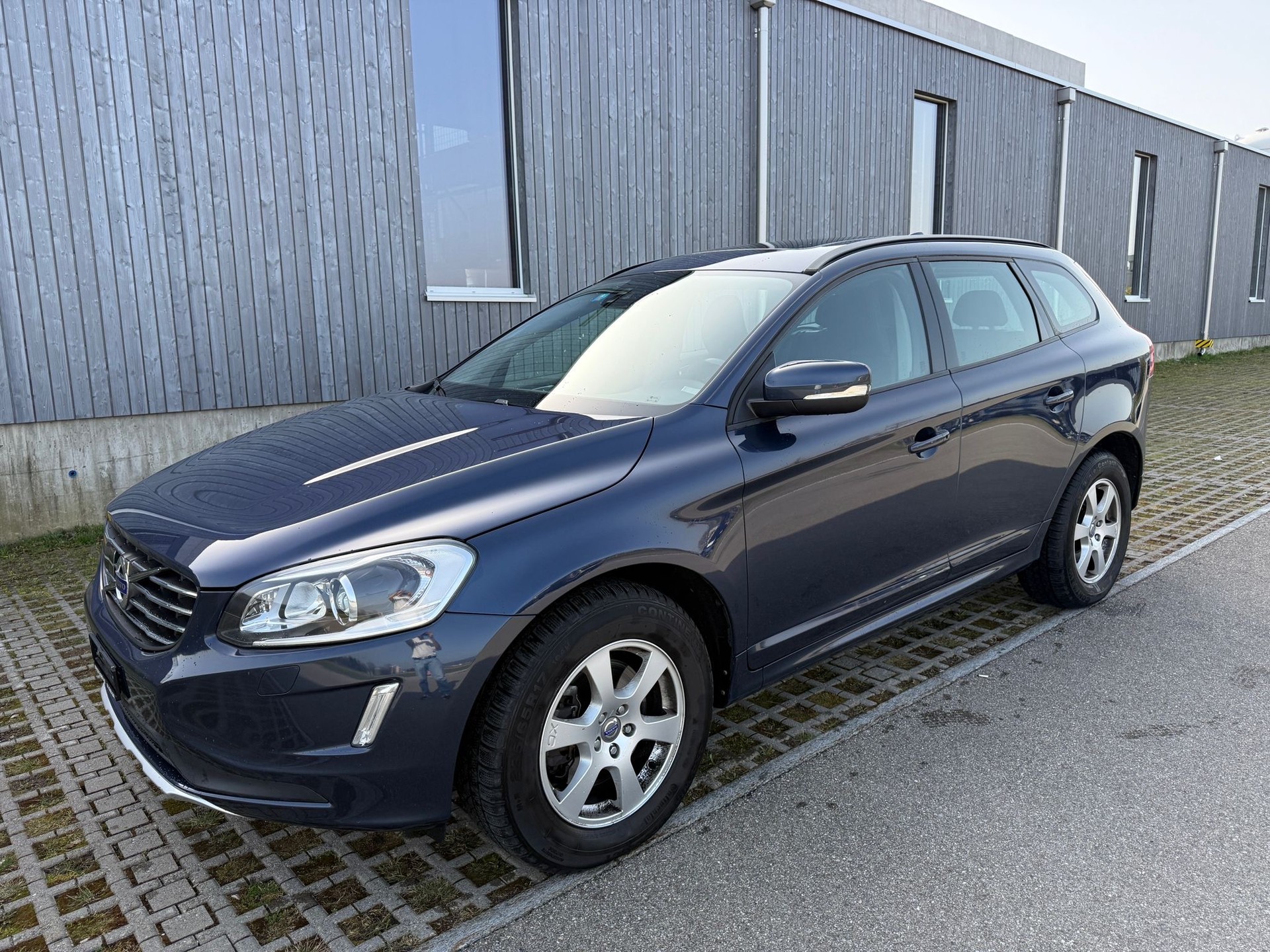VOLVO XC60 D4 Momentum Geartronic-image-8