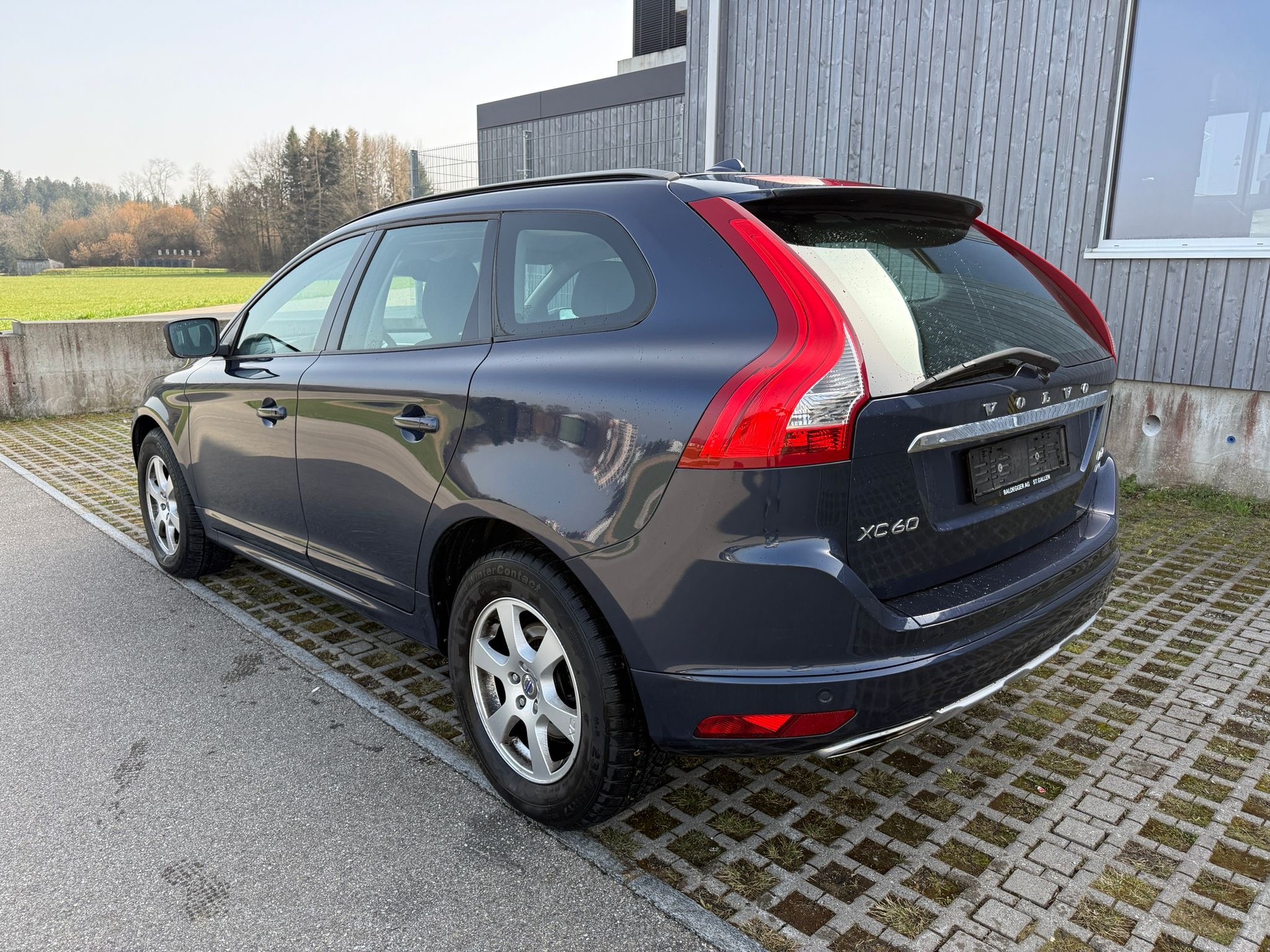 VOLVO XC60 D4 Momentum Geartronic-image-12