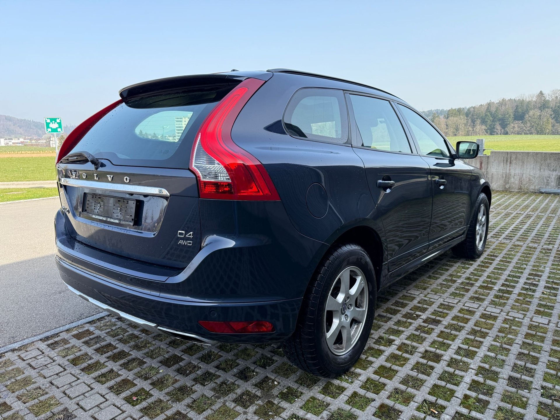 VOLVO XC60 D4 Momentum Geartronic-image-13