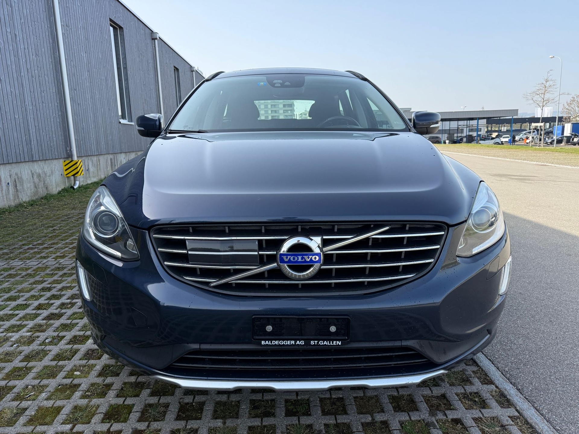 VOLVO XC60 D4 Momentum Geartronic-image-11