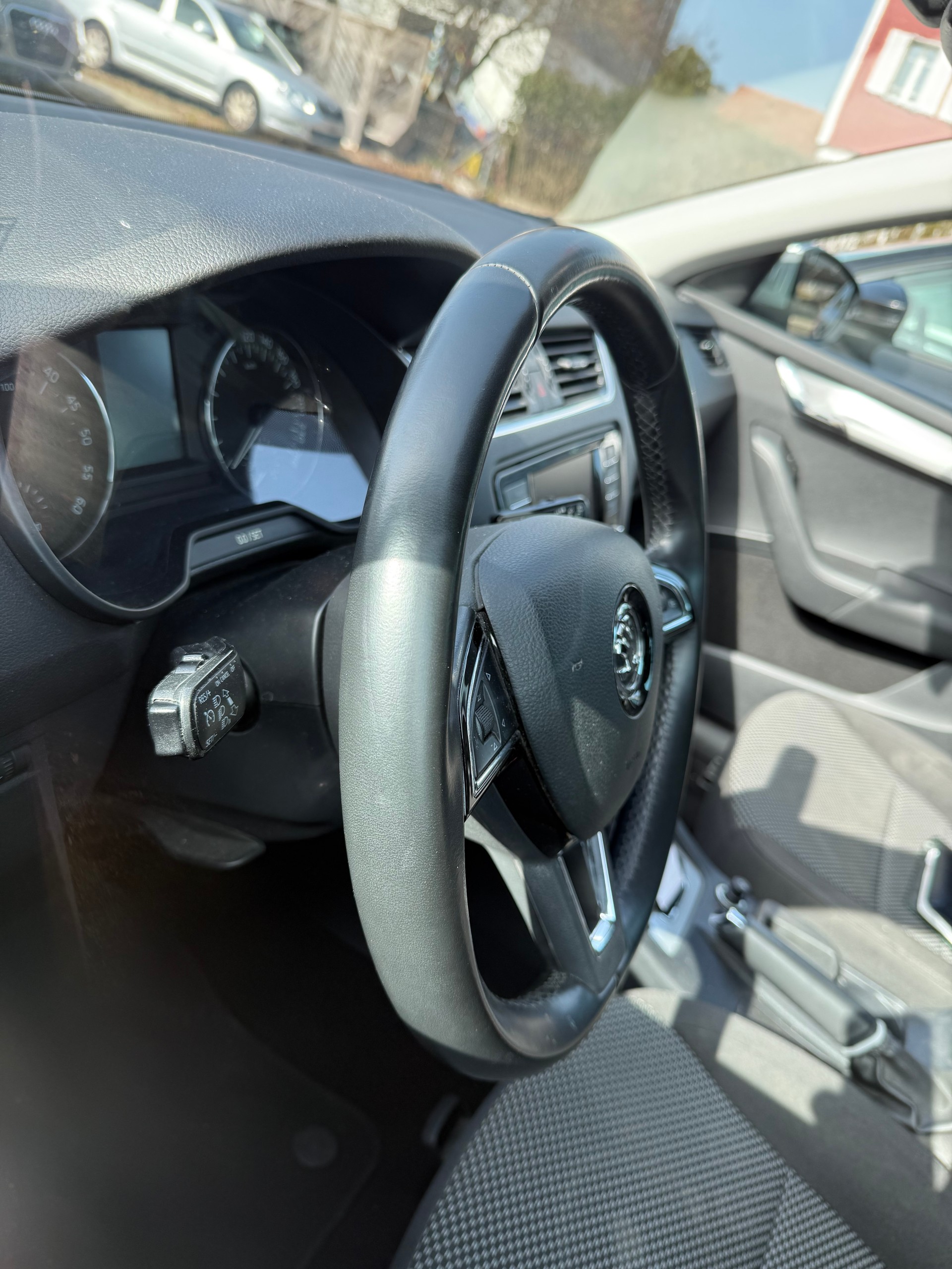 VOLVO XC60 D4 Momentum Geartronic-image-27