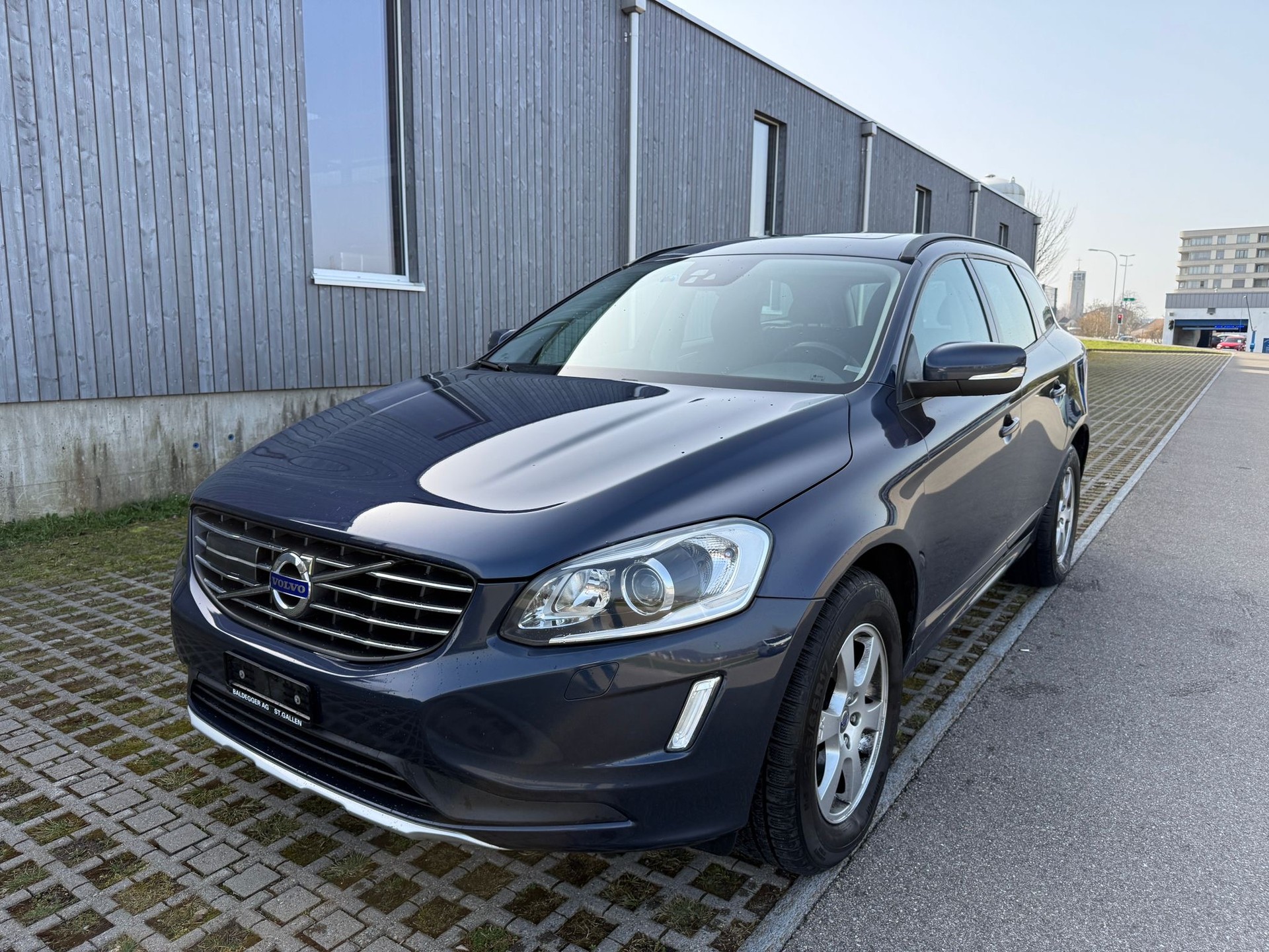 VOLVO XC60 D4 Momentum Geartronic-image-9